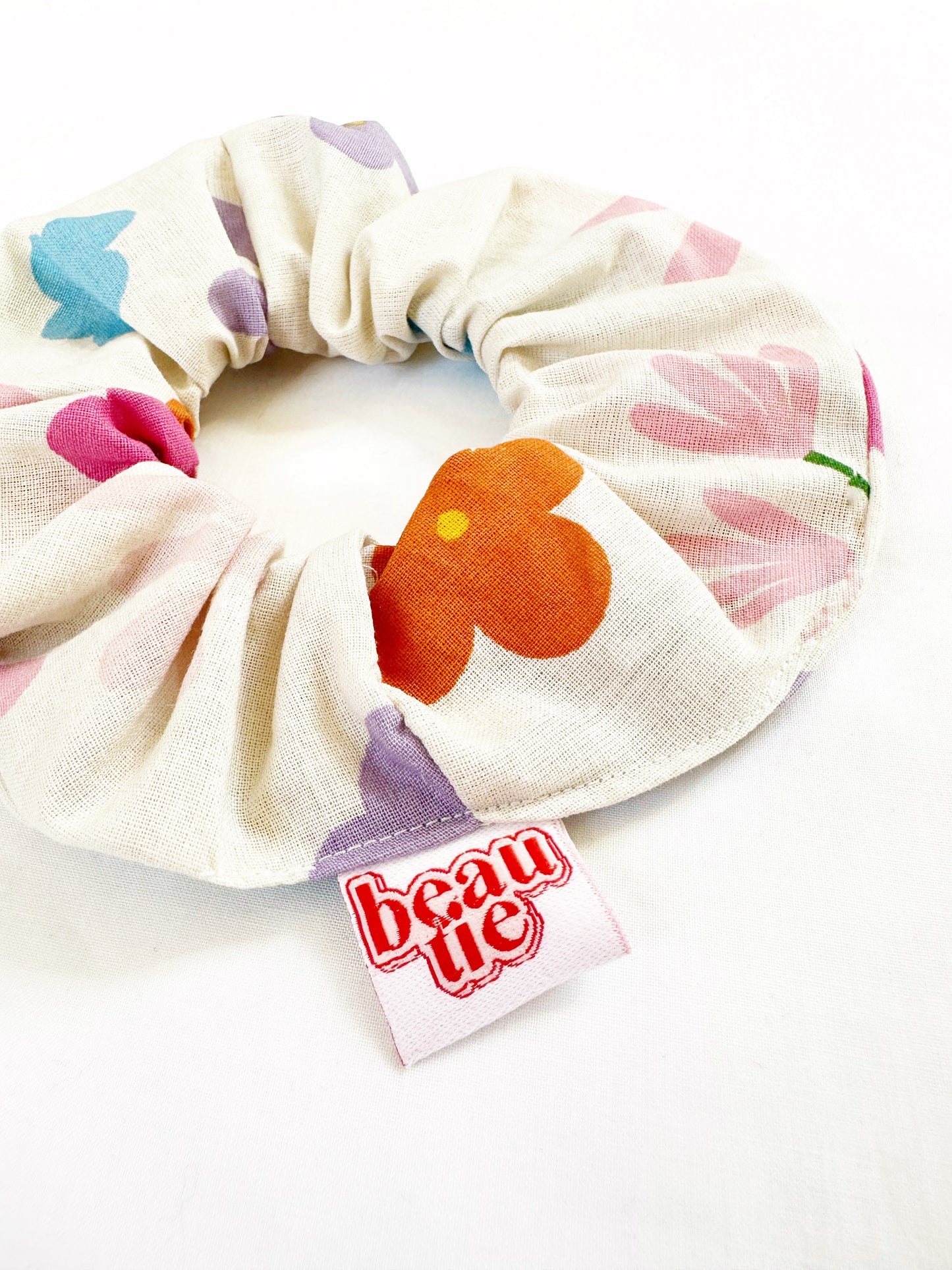 OG scrunchie in vintage bold floral
