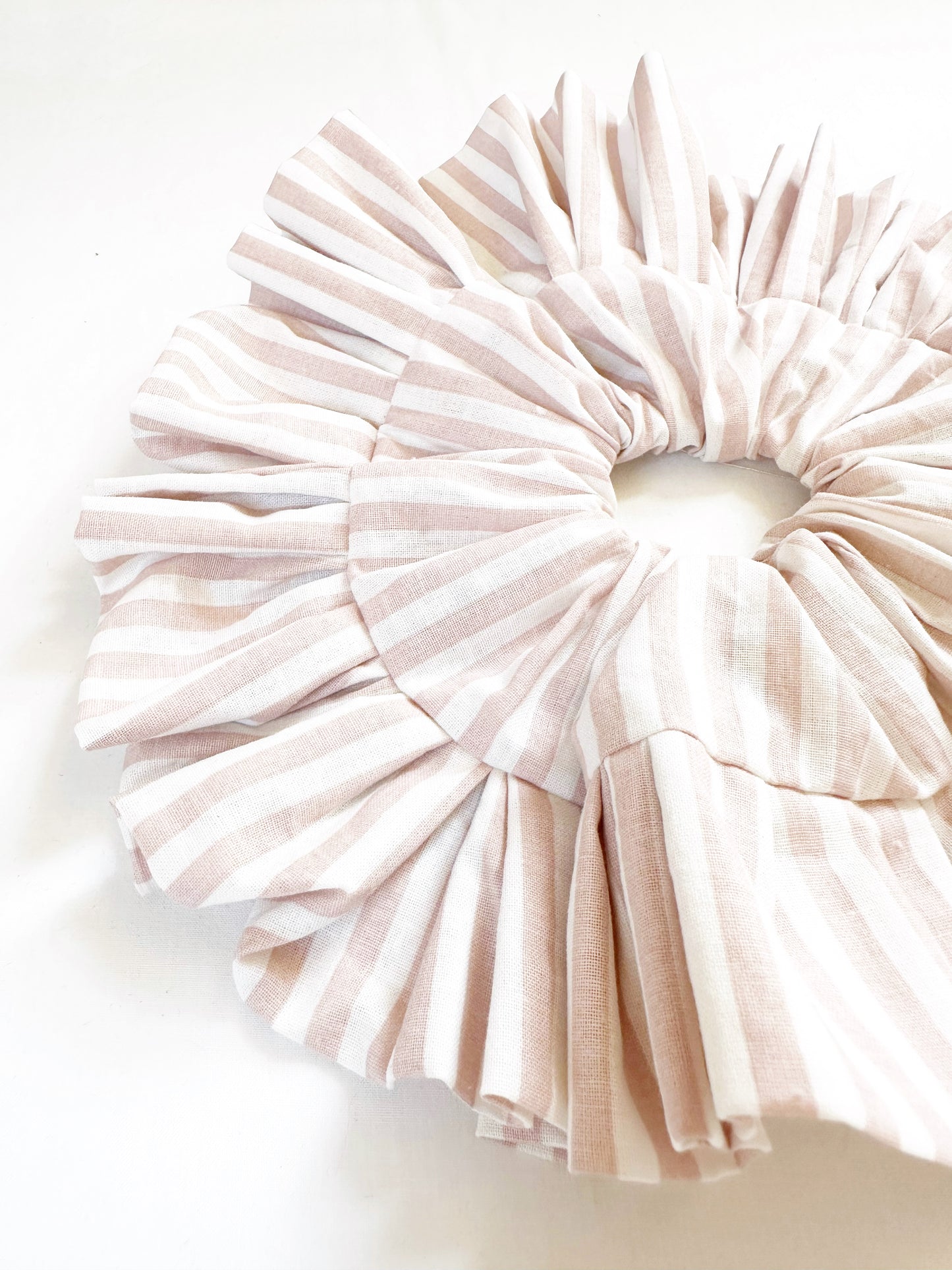 Frilly scrunchie in blush and white stripe