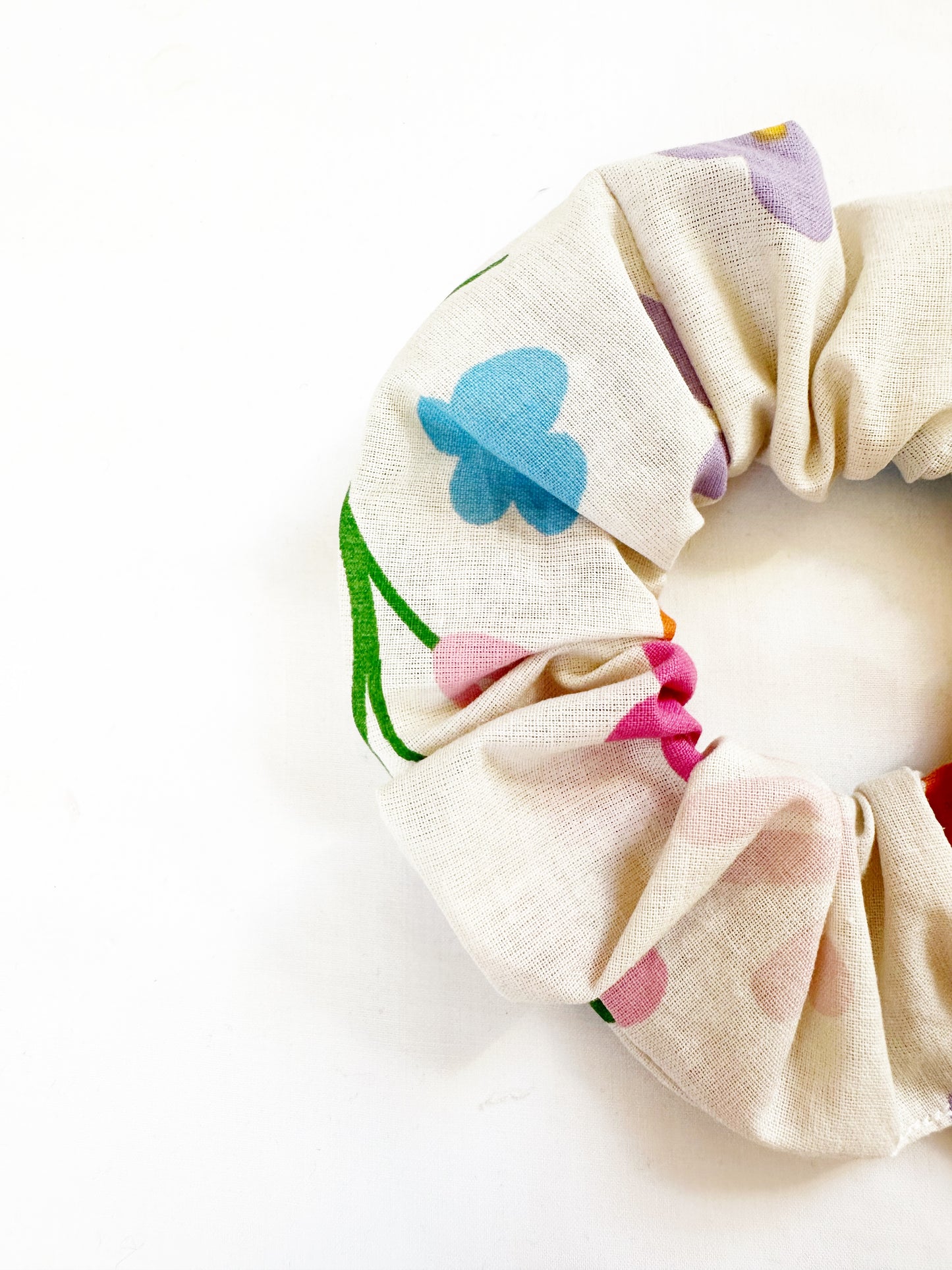 OG scrunchie in vintage bold floral