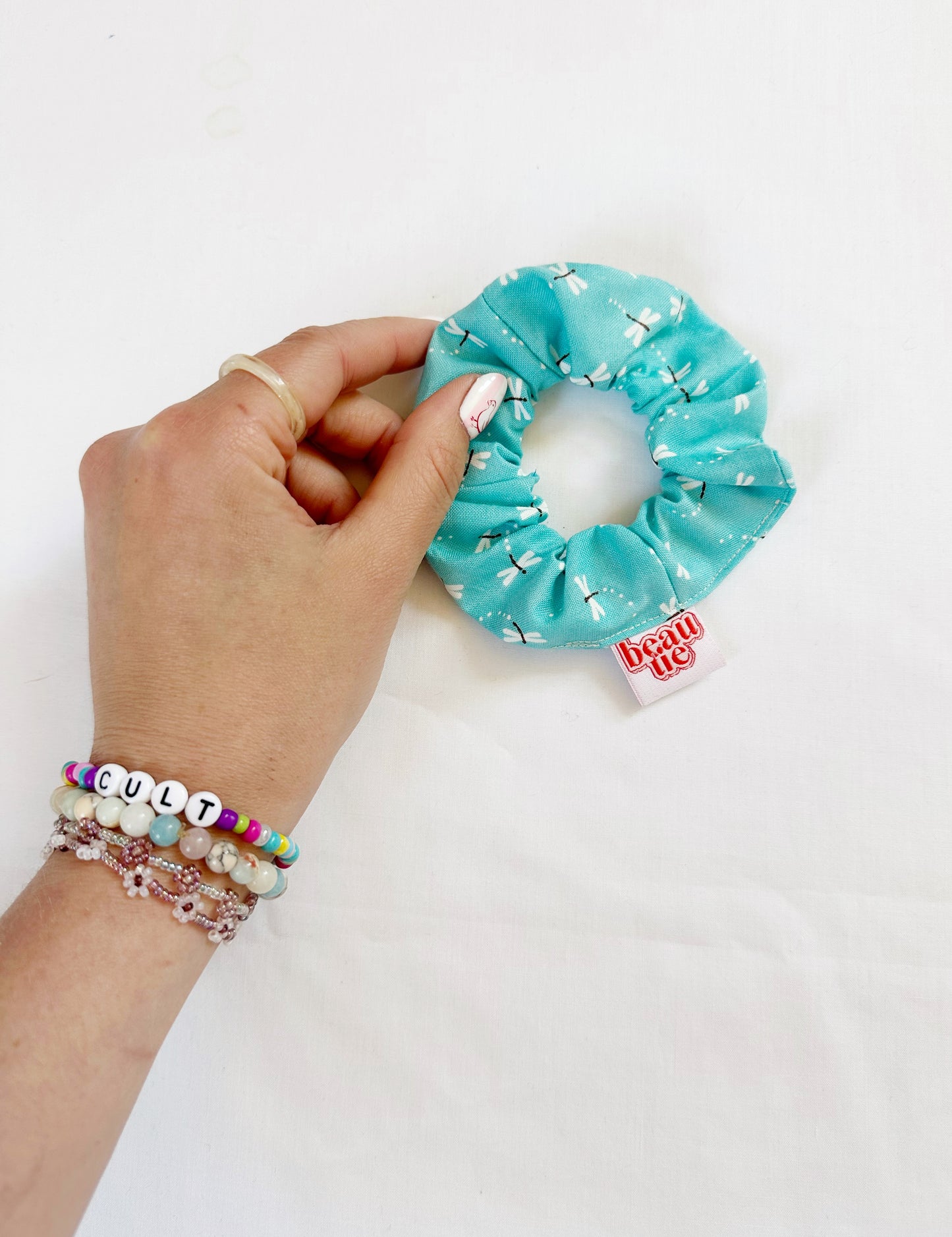 Mini scrunchie in dragonfly