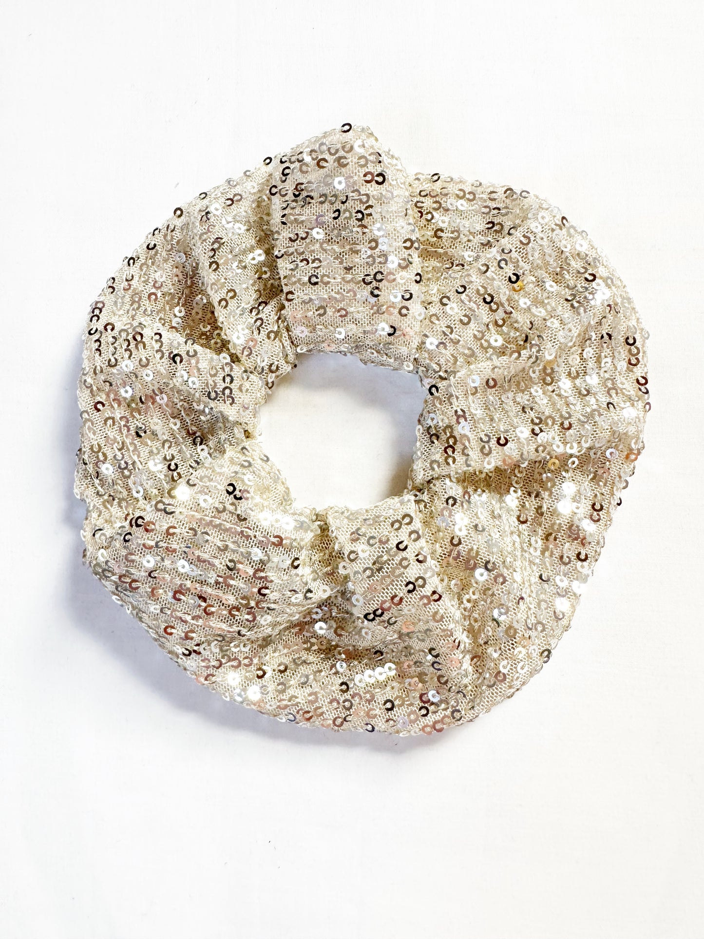 Oversized scrunchie in silver sequin
