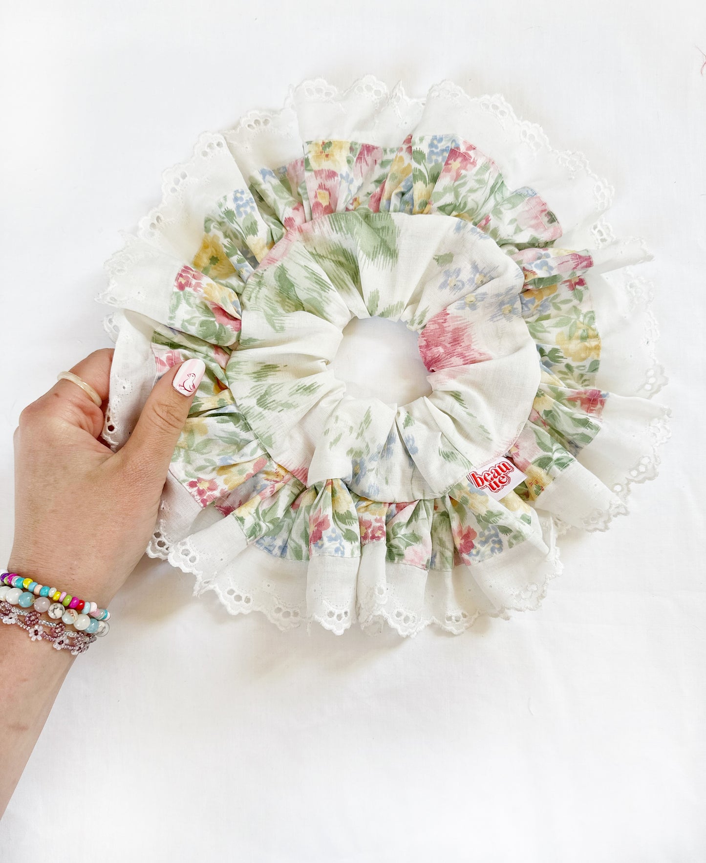 Oversized frilly scrunchie in vintage floral