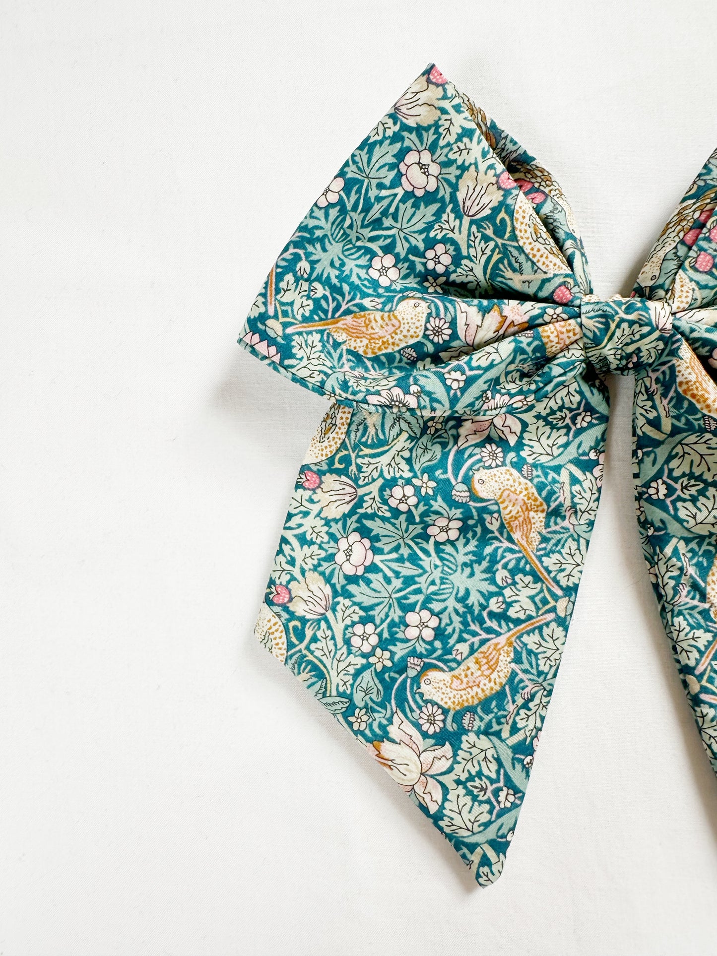 Liberty Beau hair bow in Strawberry Thief print