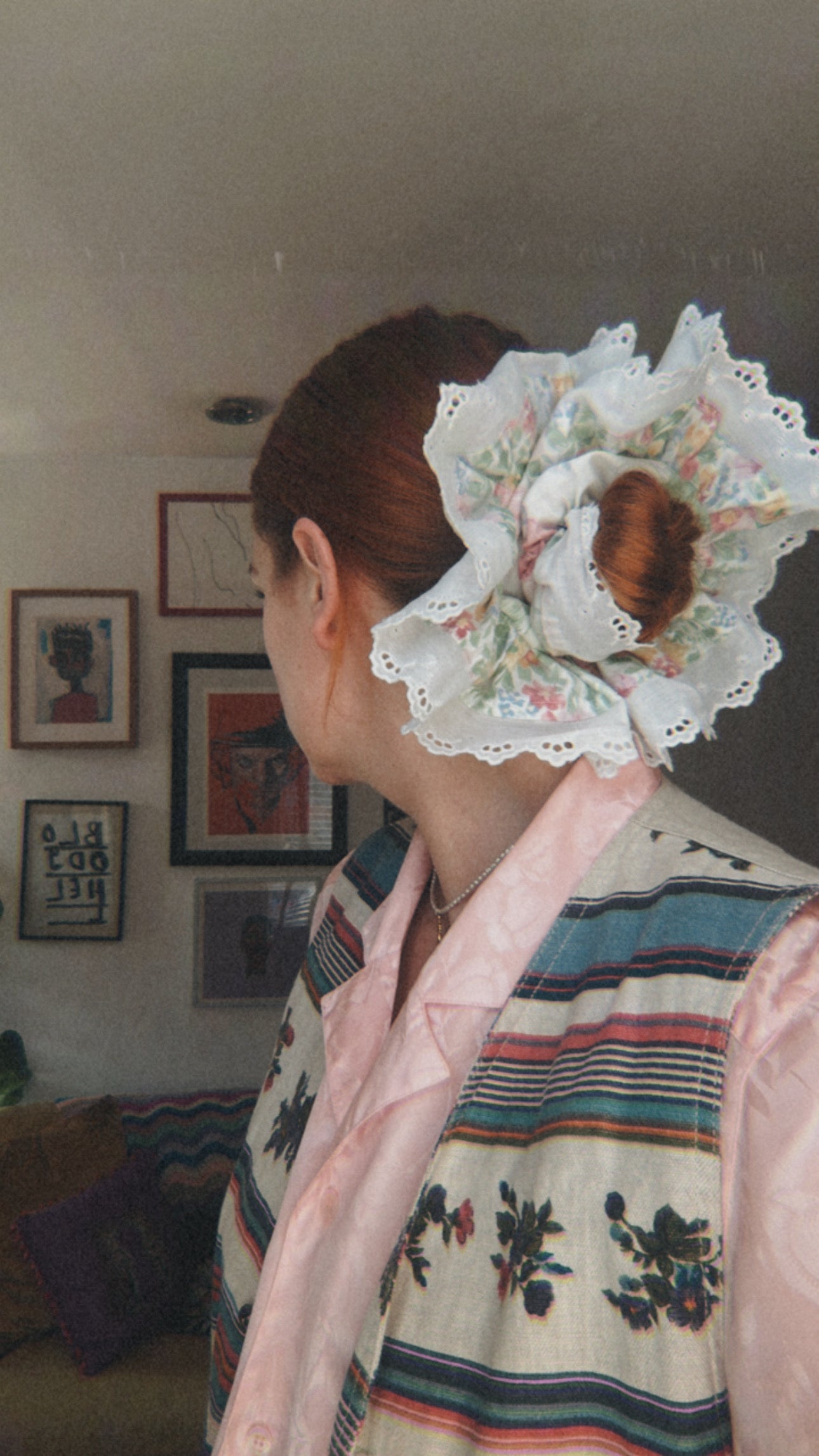 Oversized frilly scrunchie in vintage floral