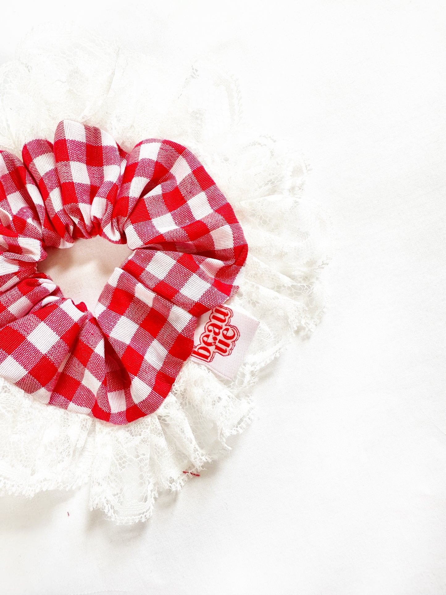 Frilly mini lace scrunchie in red gingham