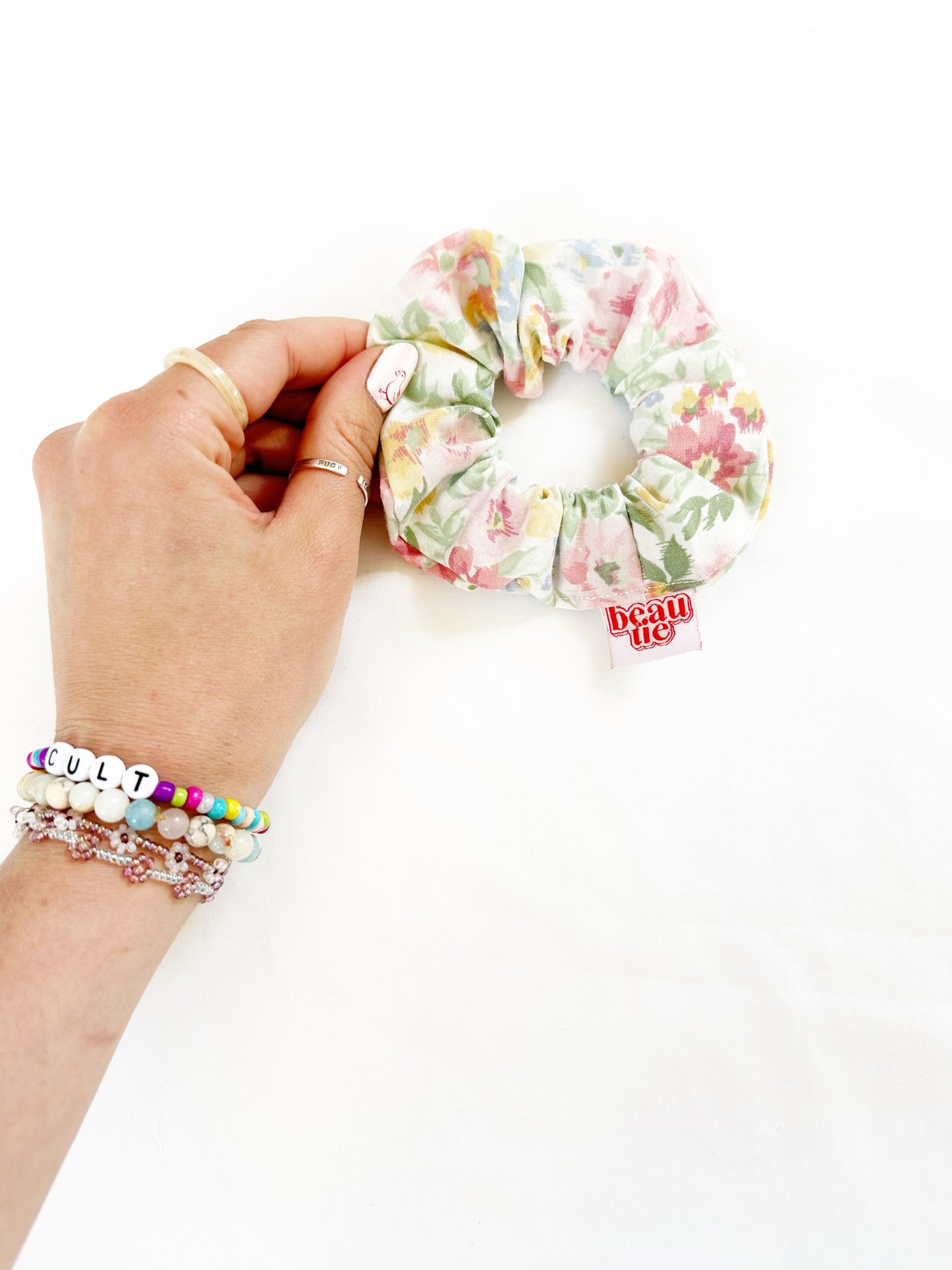 Mini scrunchie in vintage floral