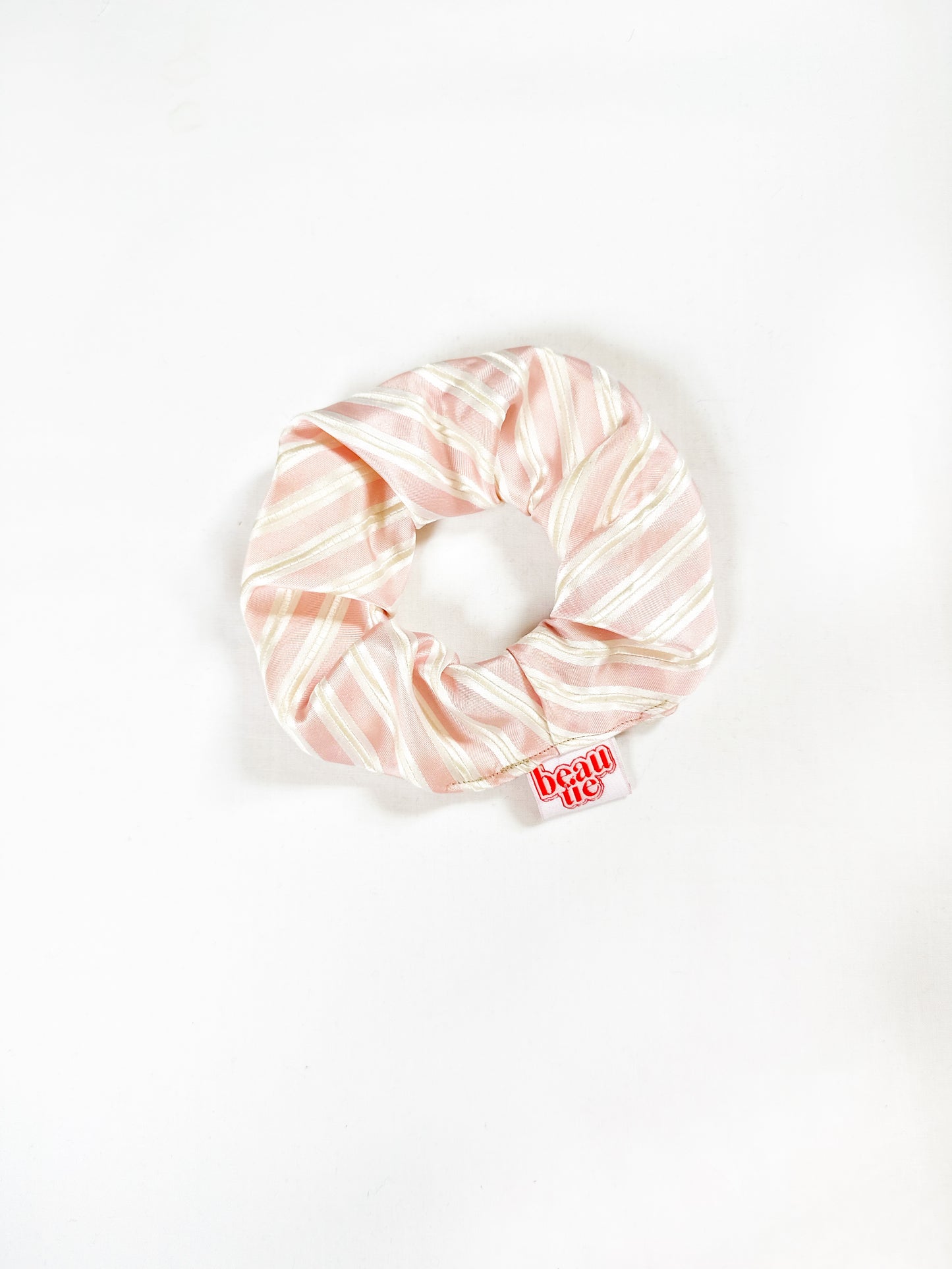 Mini scrunchie in pink stripe silk