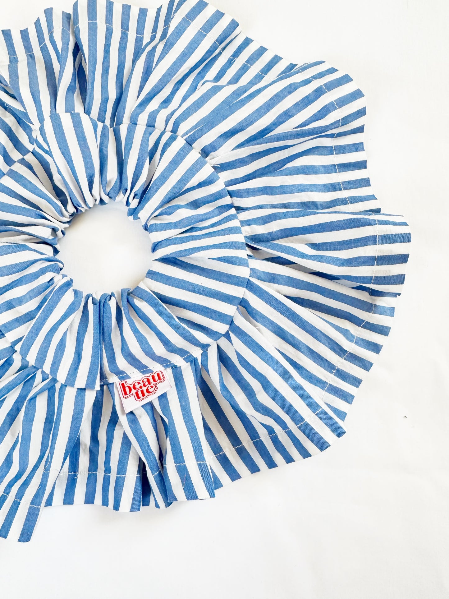 Oversized frilly scrunchie in blue stripe