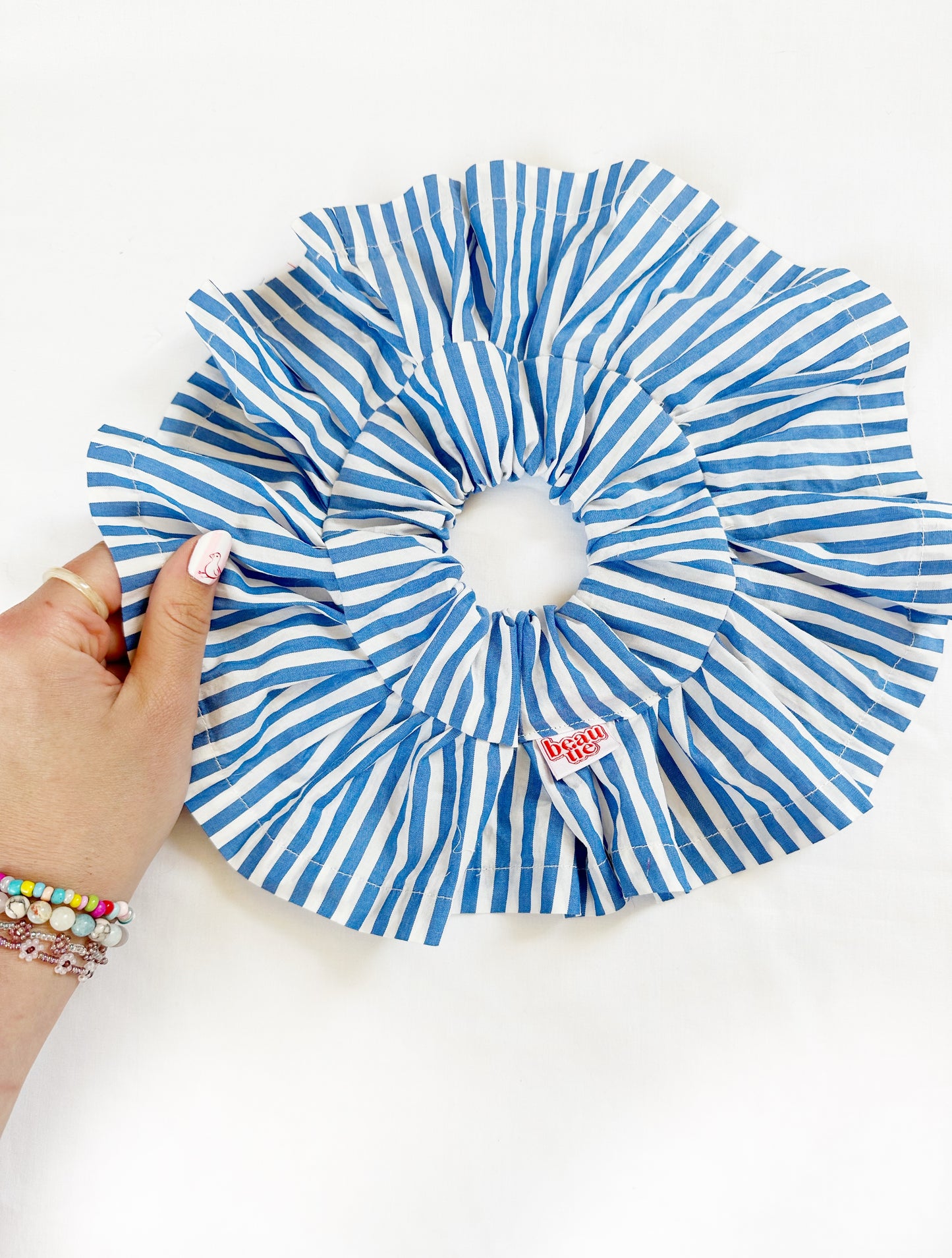 Oversized frilly scrunchie in blue stripe