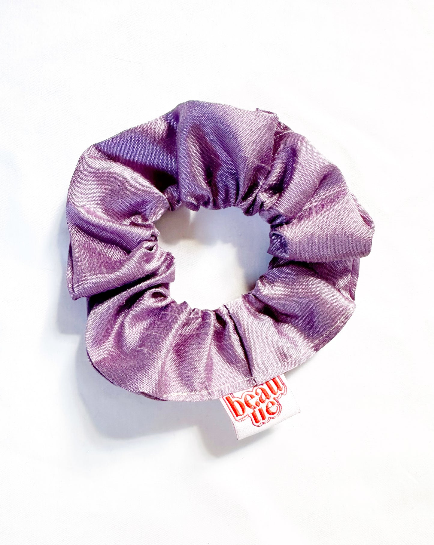 Mini scrunchie in lilac silk