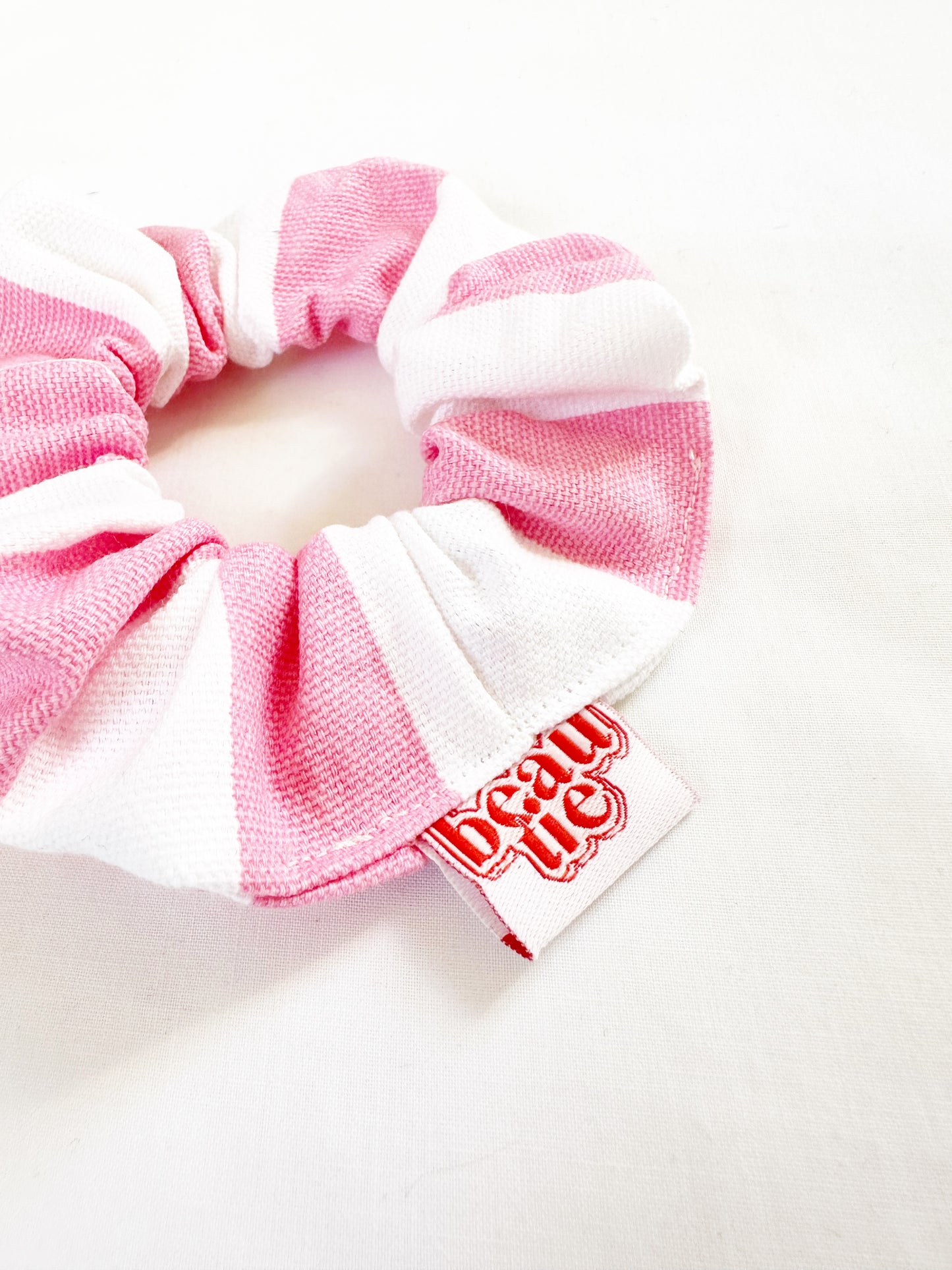Mini scrunchie in Penny candy stripe