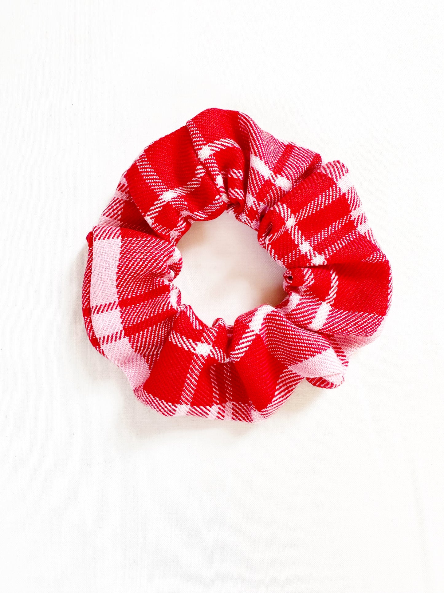 Mini scrunchie in pink and red tartan