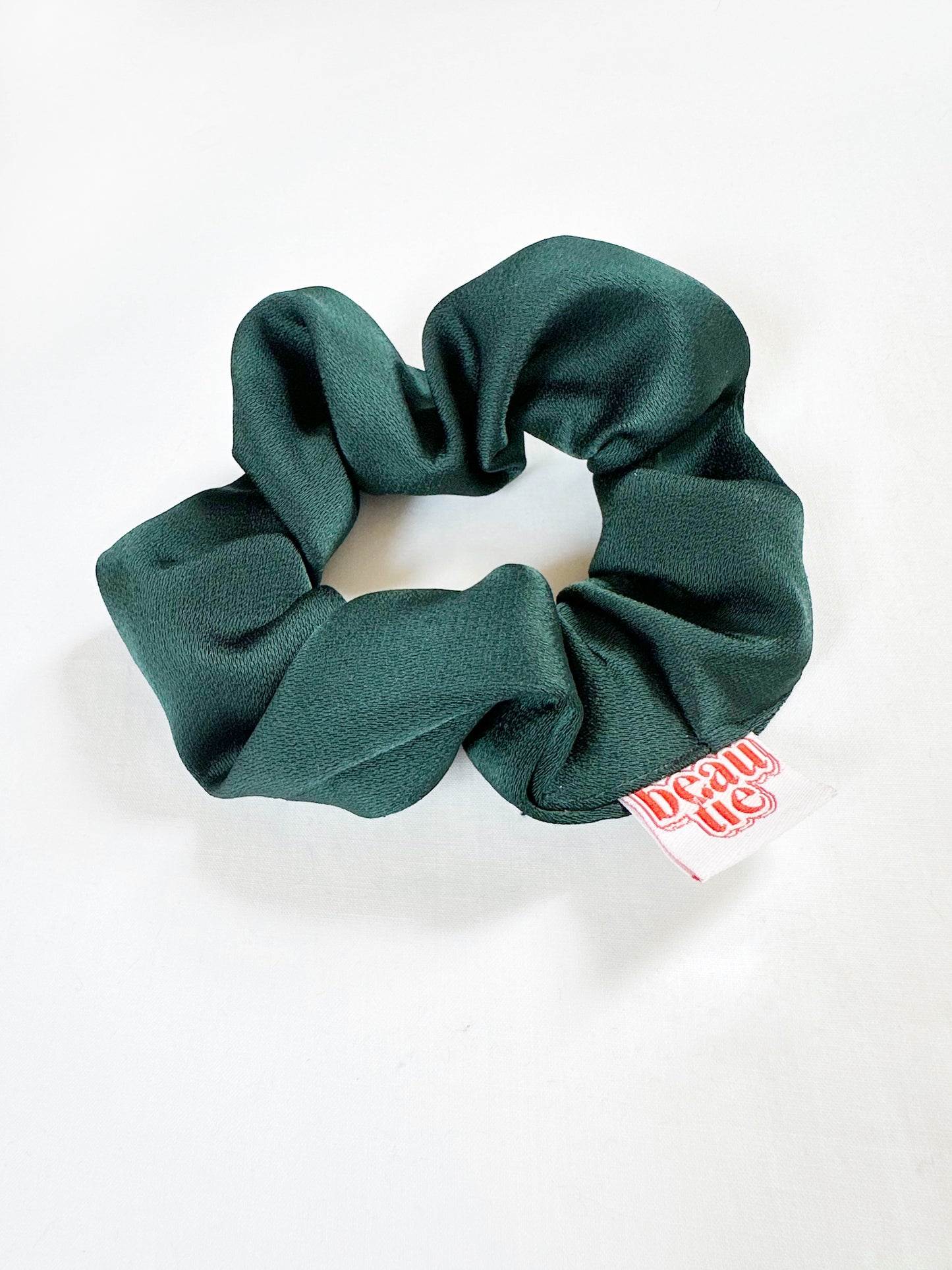 Mini scrunchie in forest green silk