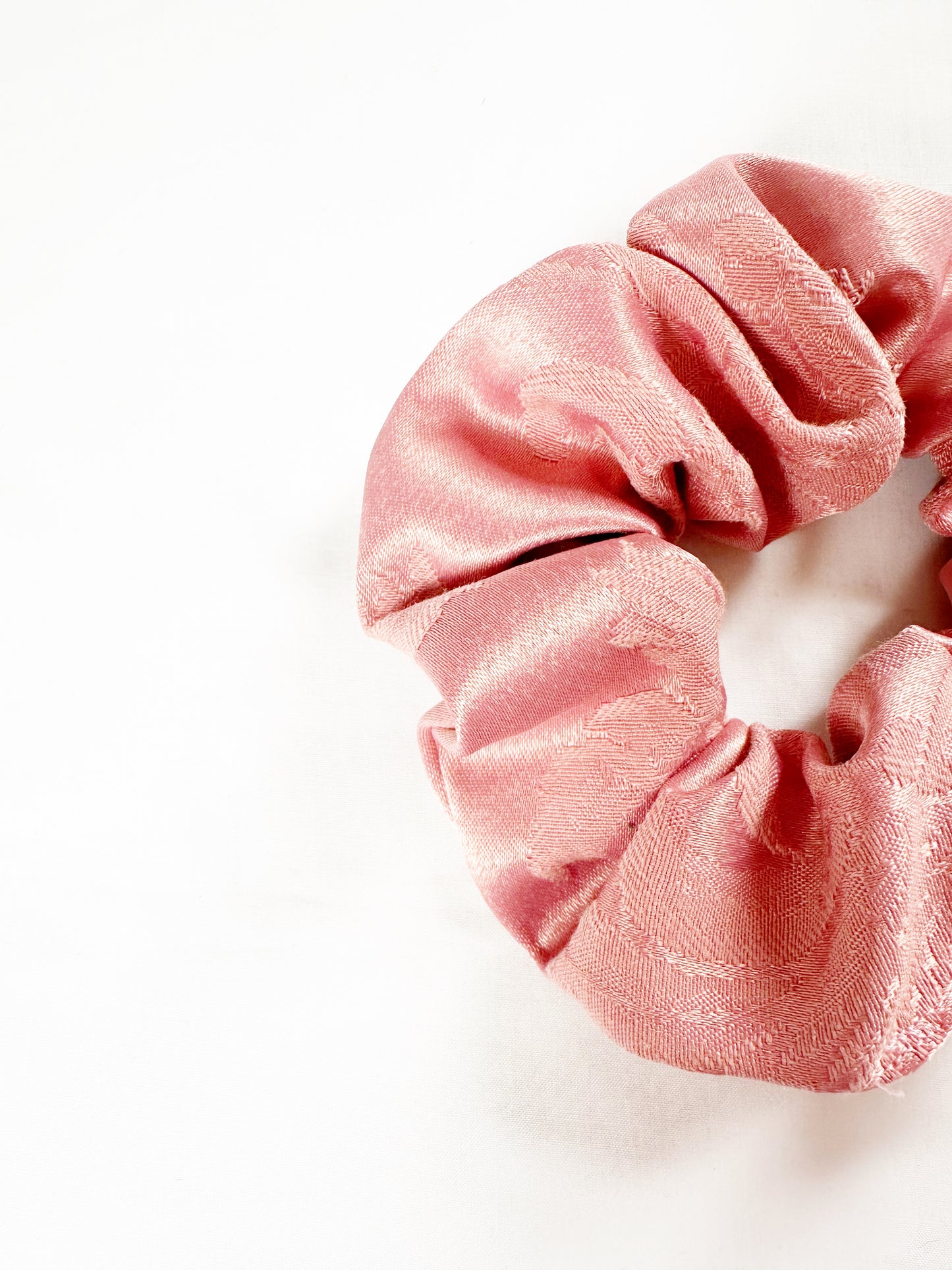 OG scrunchie in vintage pink damask