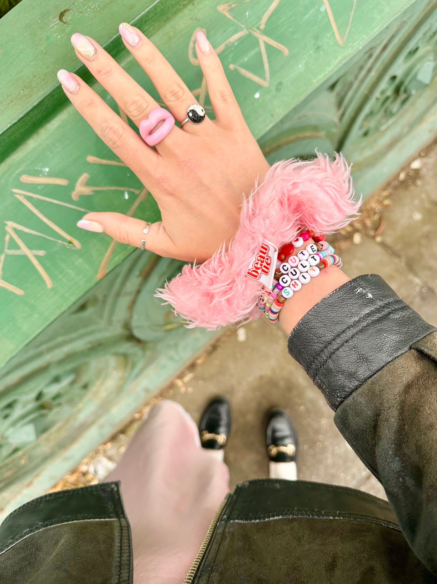 OG Scrunchie in Snowy/candyfloss
