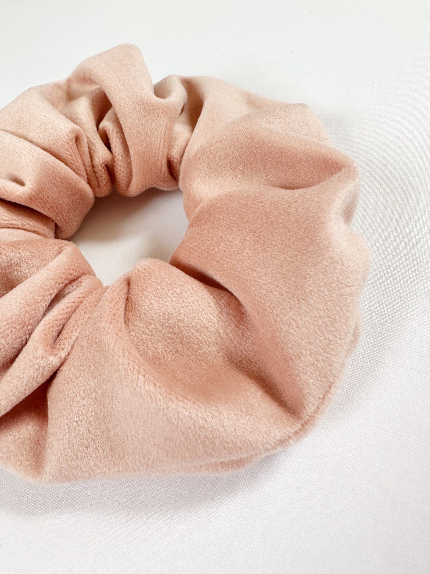 Mini Scrunchie in Blush Velvet