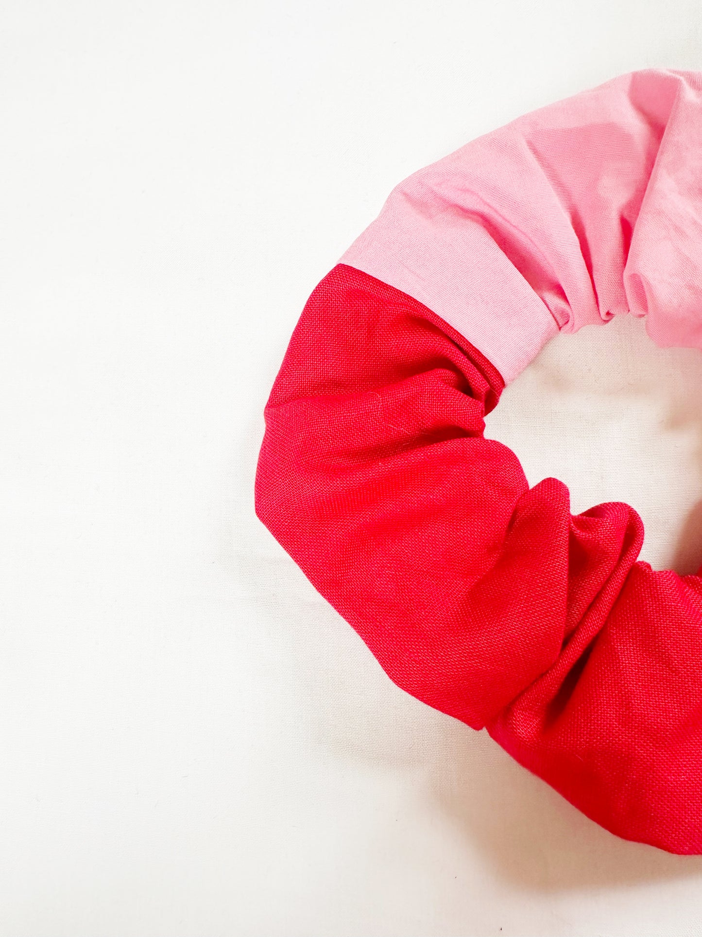 OG scrunchie in pink & red colour block