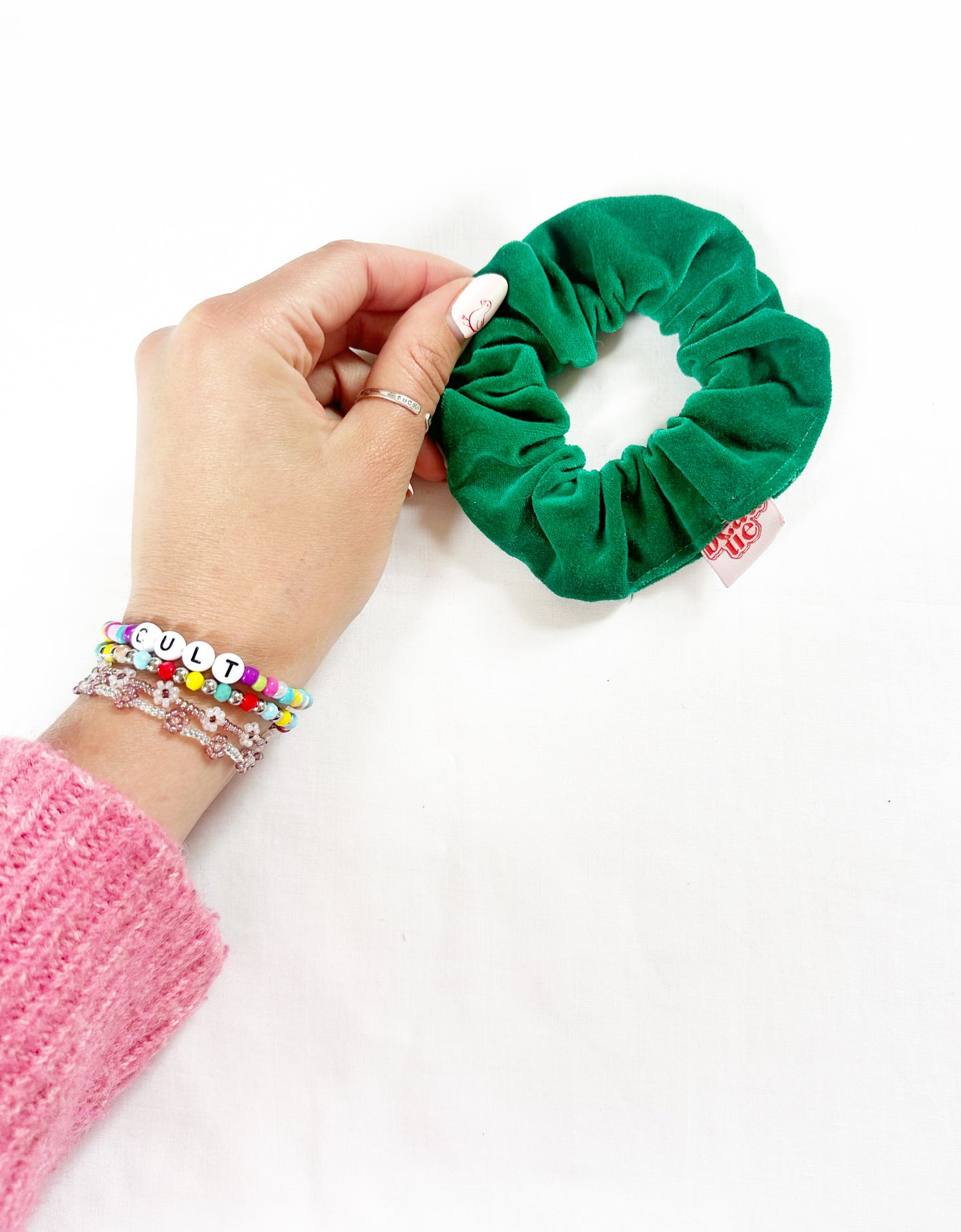 Mini scrunchie in emerald green velvet