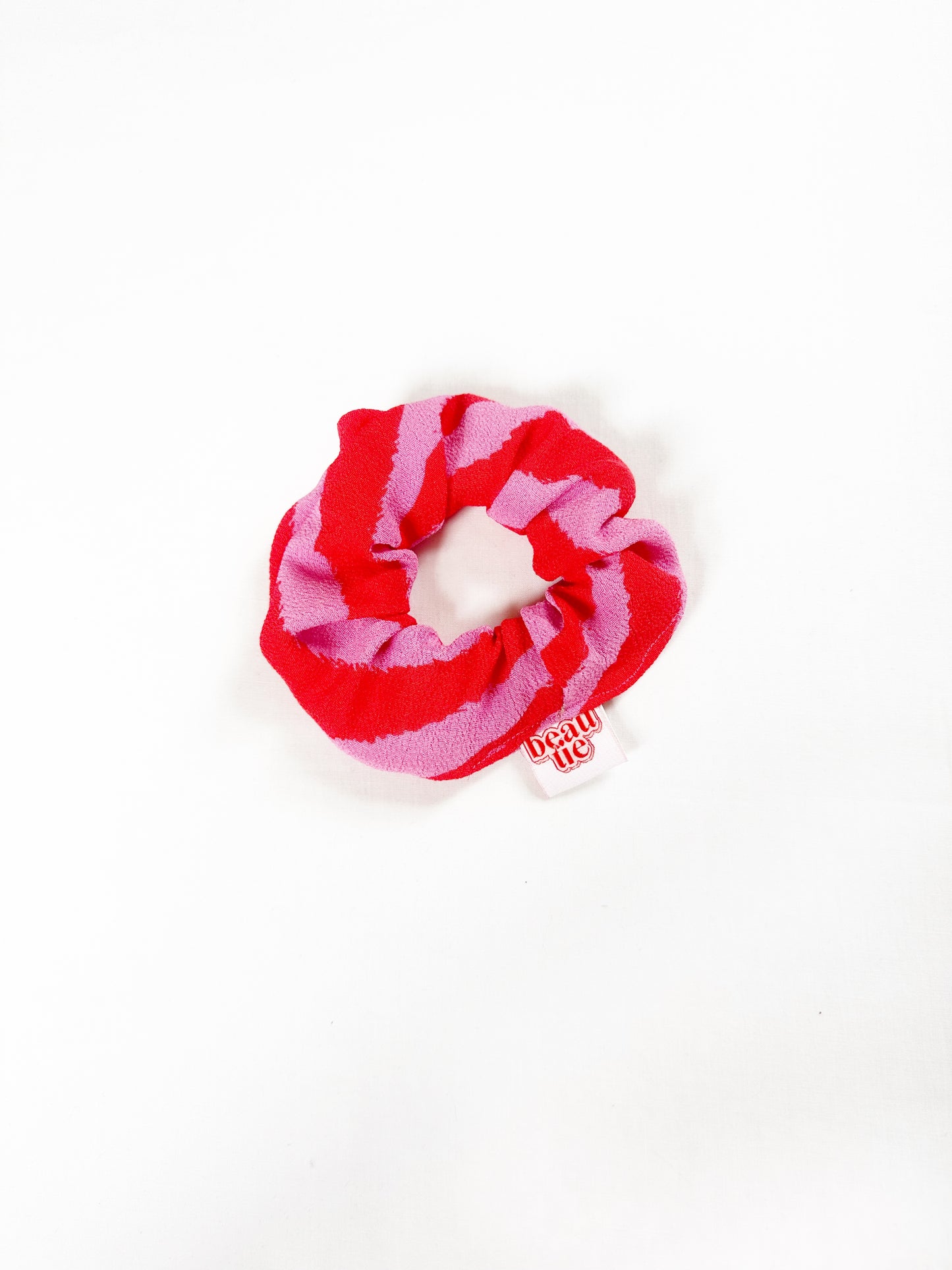 Mini scrunchie in pink red zebra