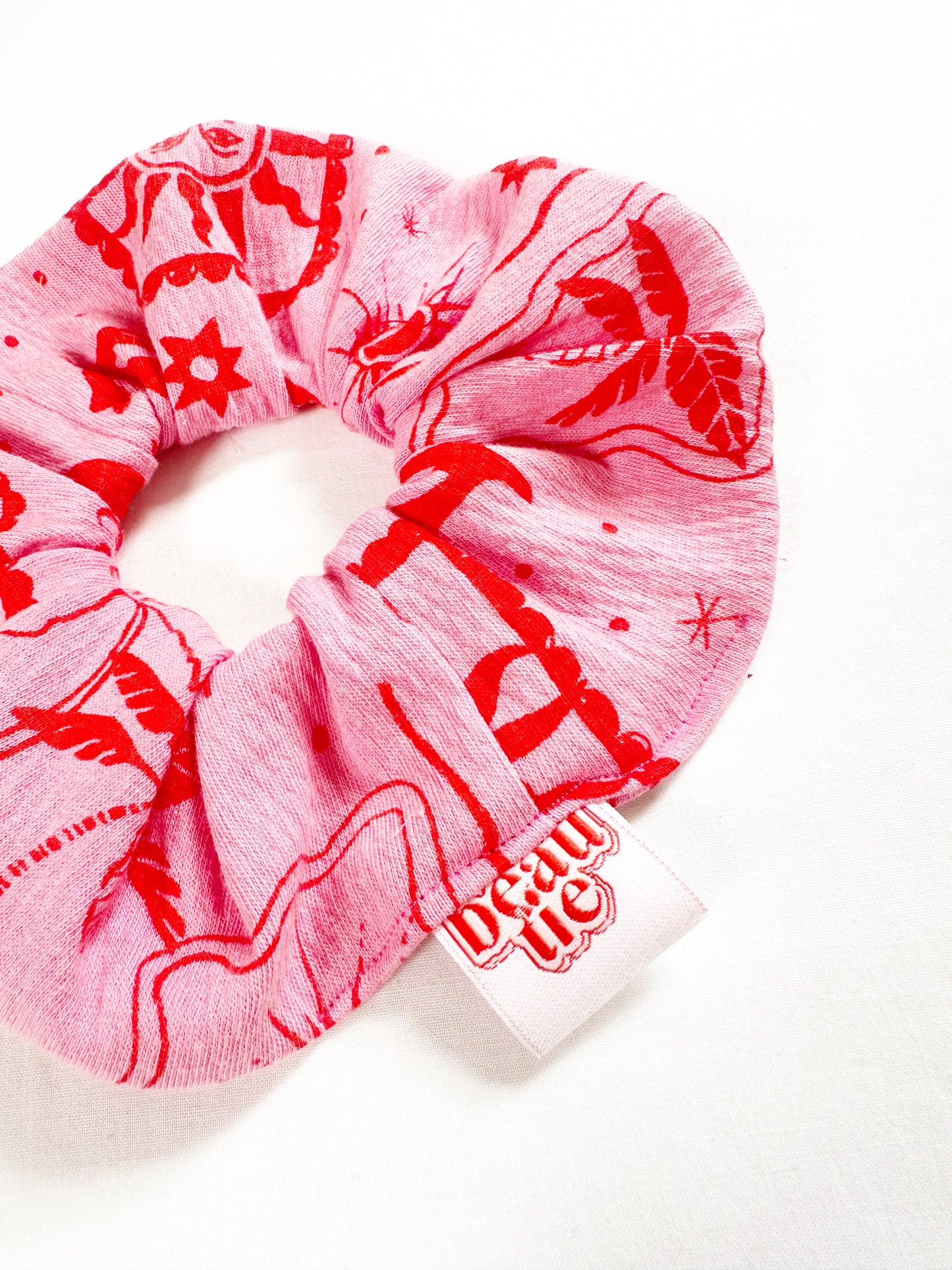 The OG scrunchie in pink & red