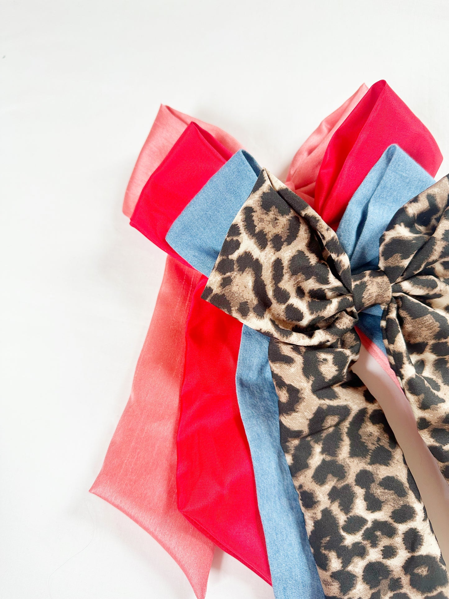 POWER Hair Bow in lipstick red silk