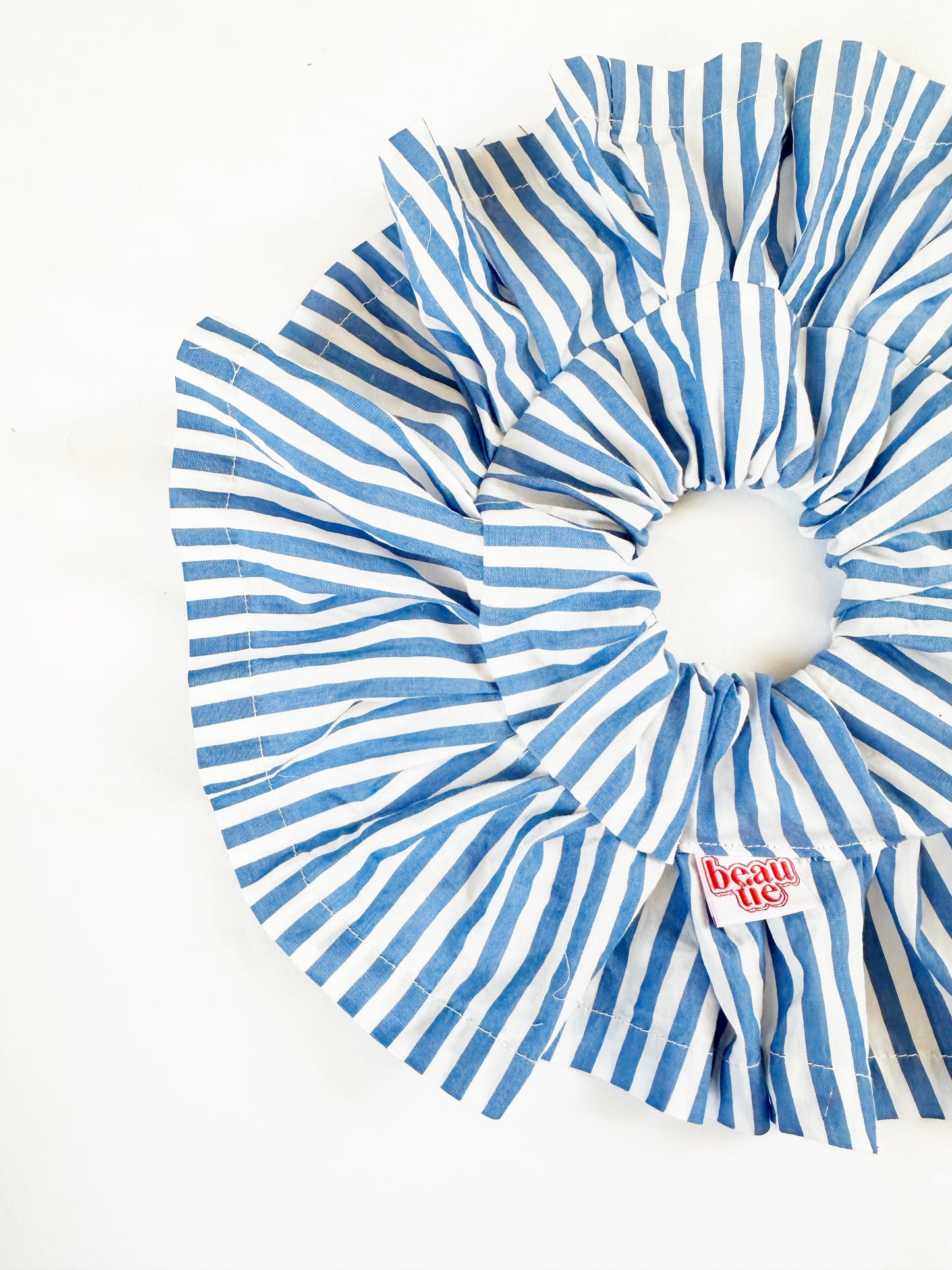Oversized frilly scrunchie in blue stripe