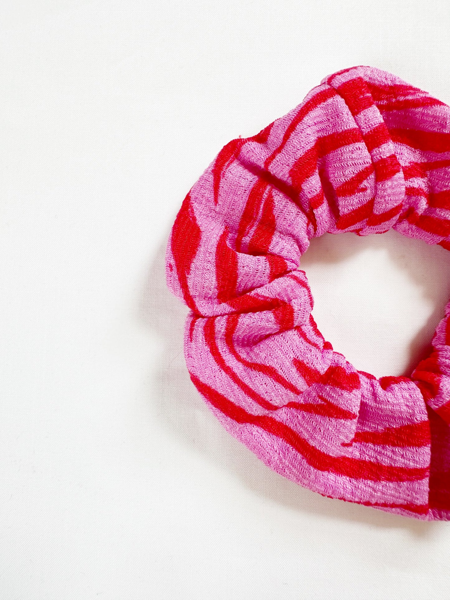 Mini Scrunchie in Pink Zebra