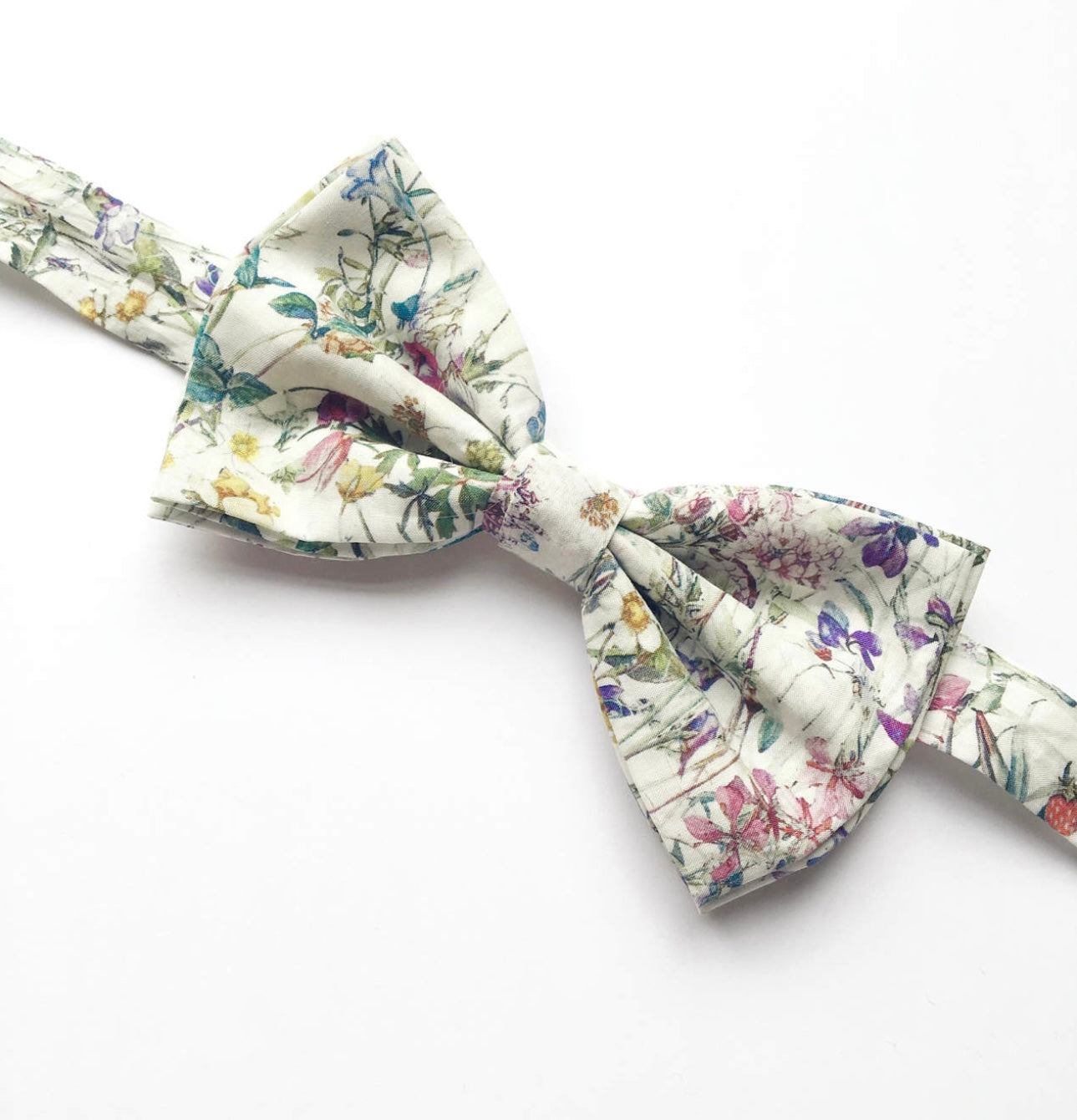 Bow Tie in Liberty Wildflower