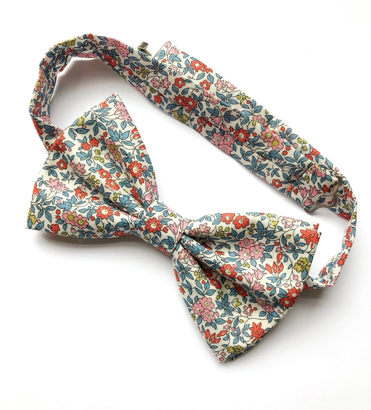 Bow Tie in Blue & Red Floral