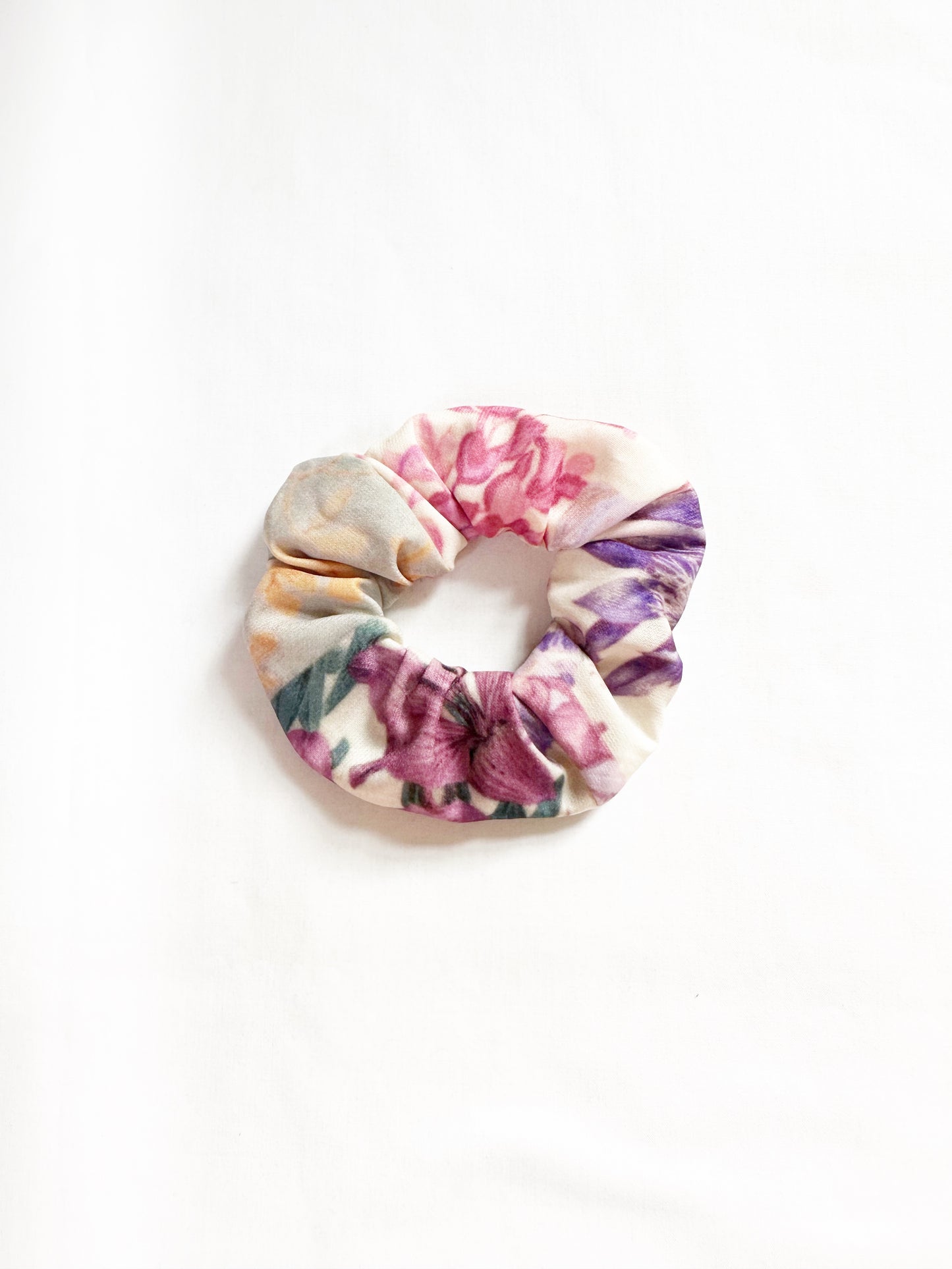 Mini scrunchie in enchanted floral