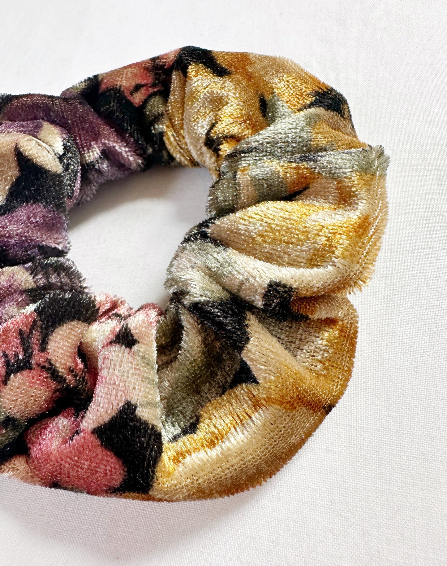 Mini scrunchie in Autumn floral velvet