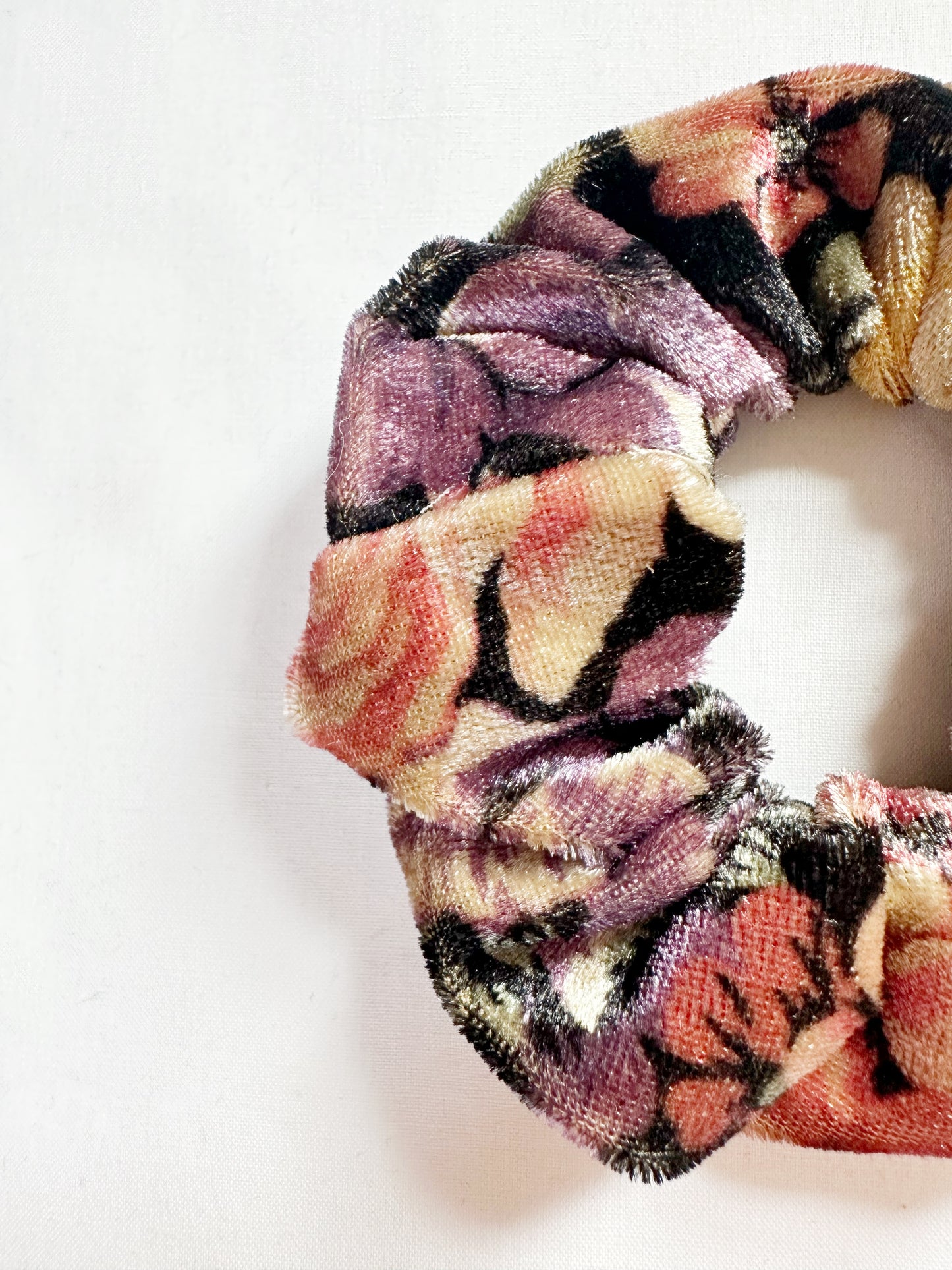 Mini scrunchie in Autumn floral velvet