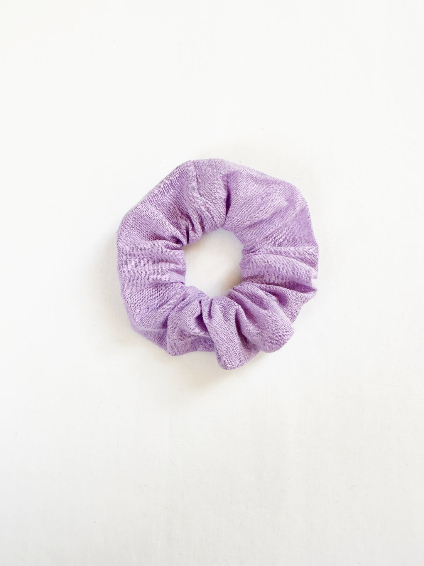 Mini scrunchie in lilac linen