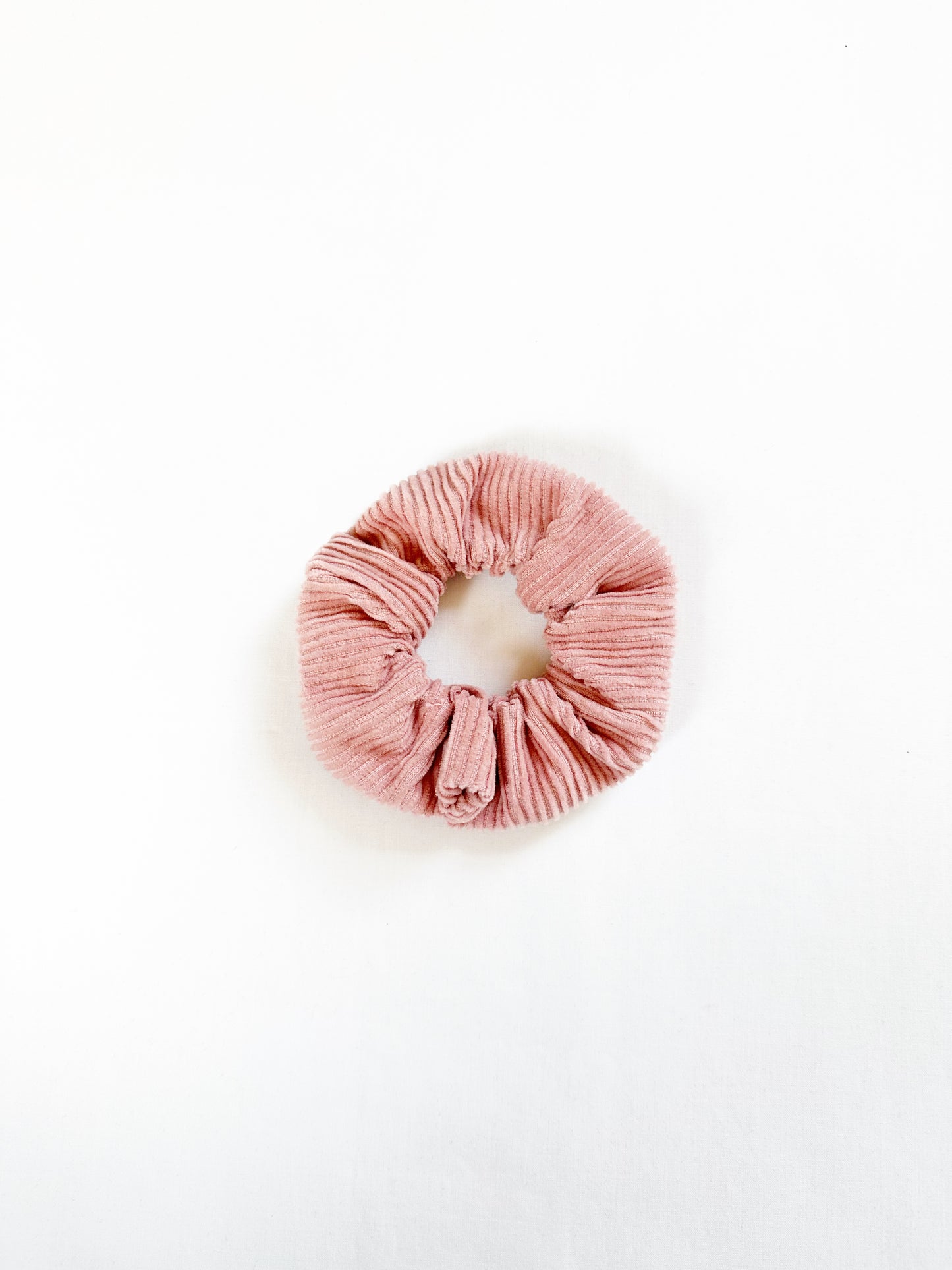 Mini scrunchie in blush pink cord