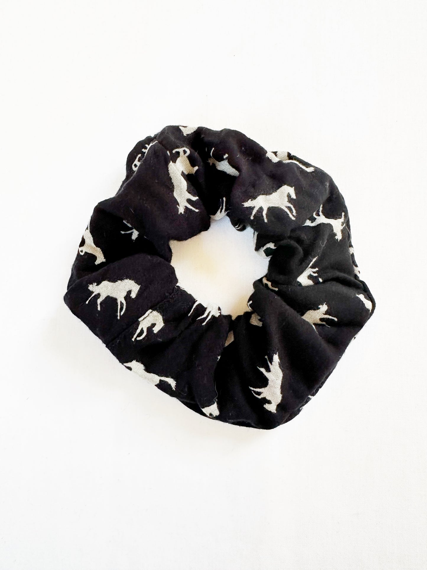 Mini scrunchie in horse print