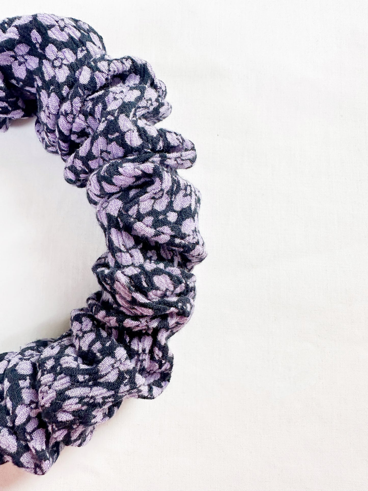 Ruffled Headband in lilac navy floral