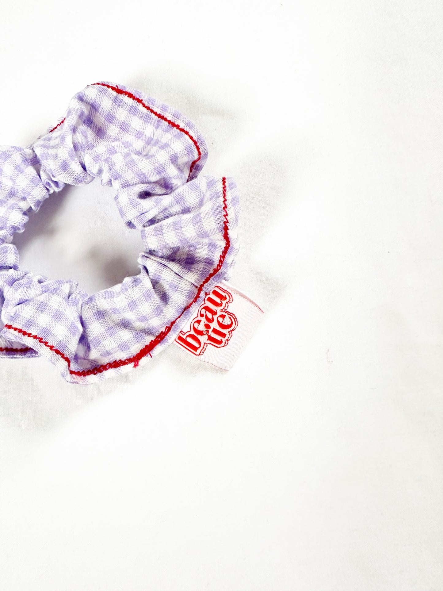 Mini scrunchie in gingham stitch