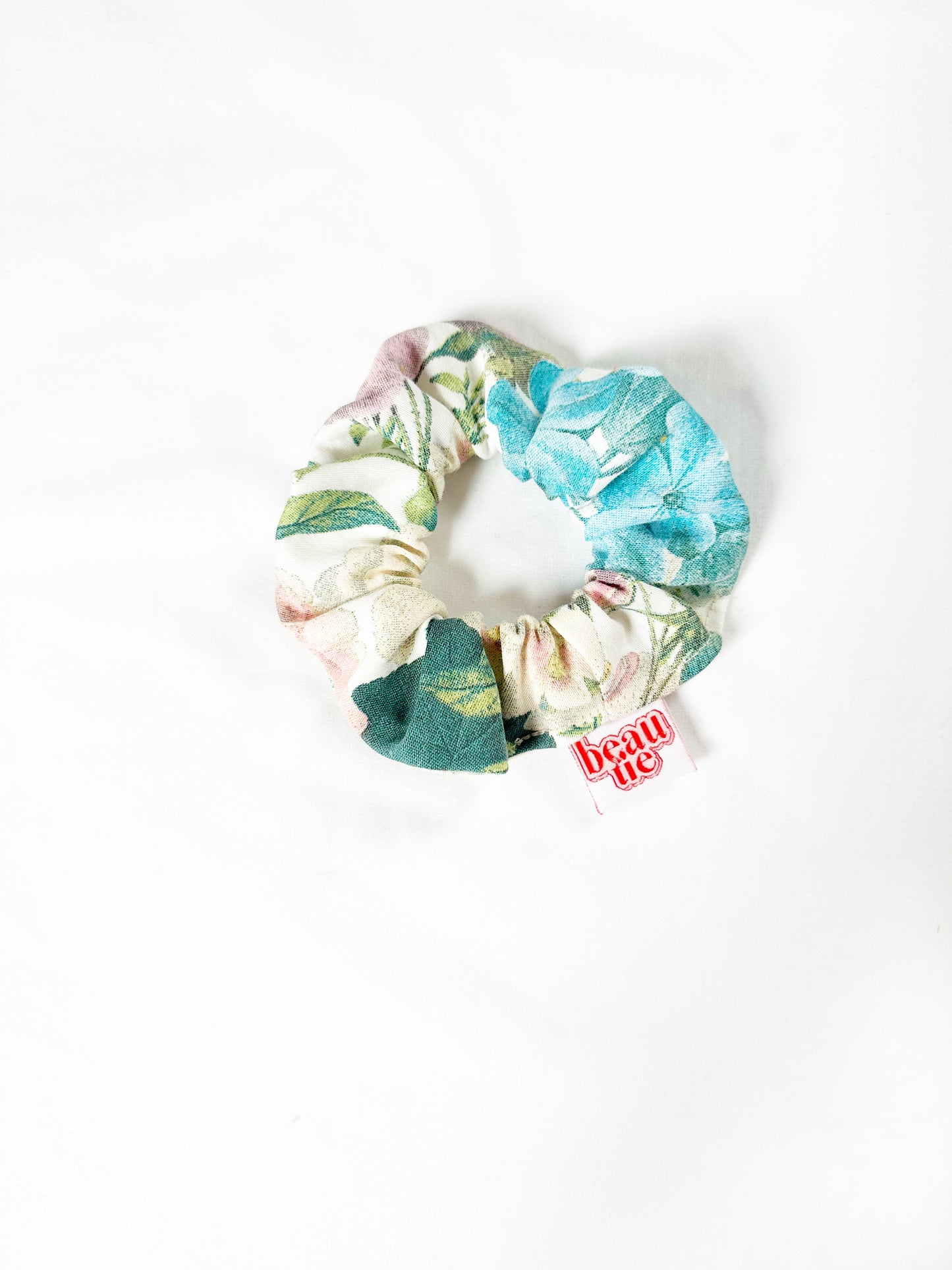 Mini scrunchie in Beatrice floral