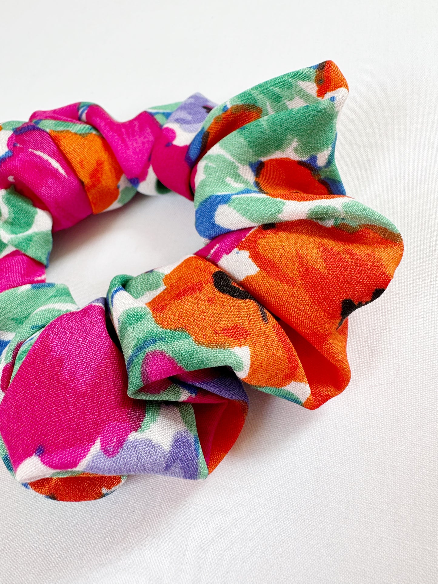 Mini Scrunchie in Bright Floral