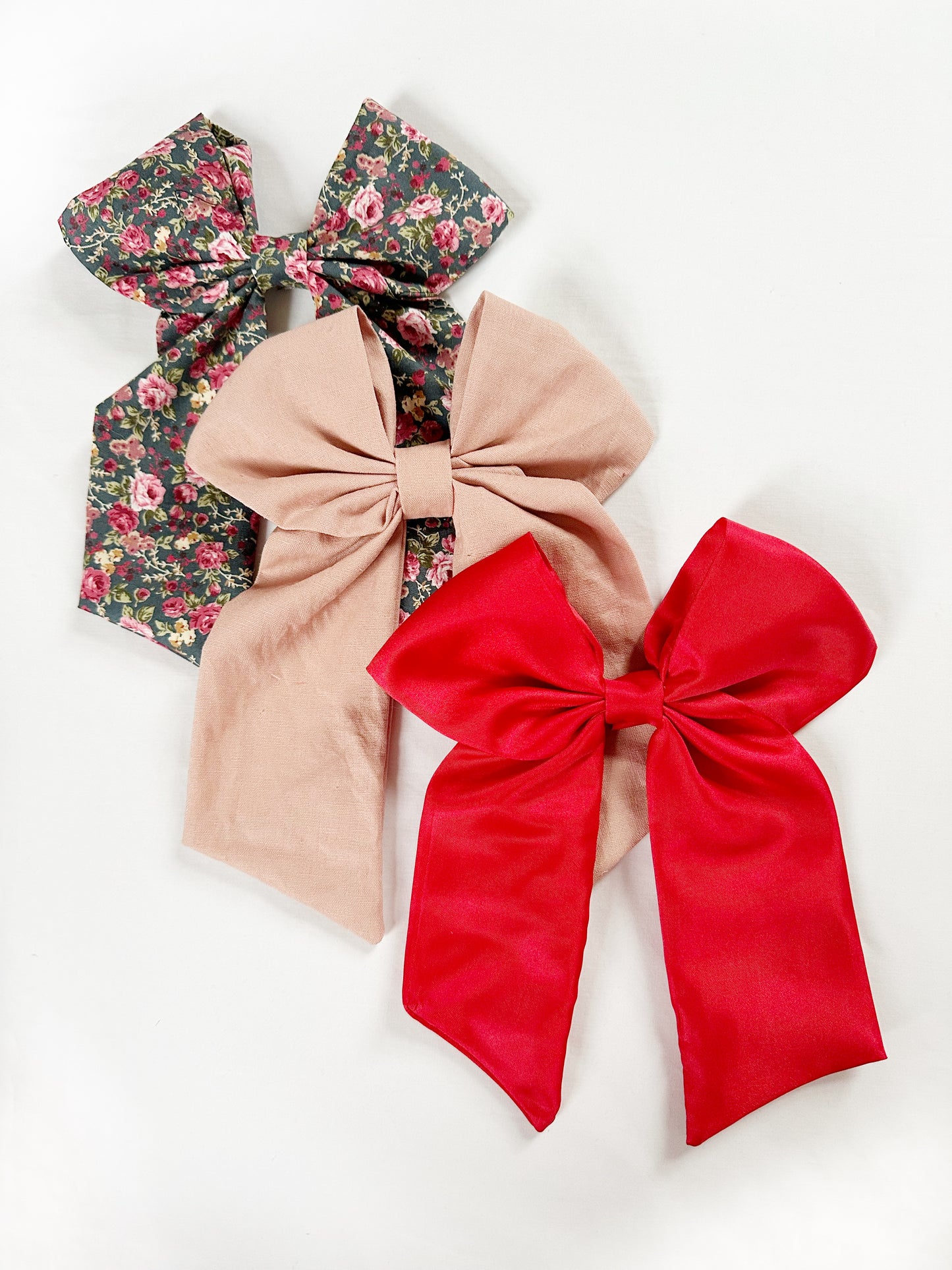 POWER Hair Bow in lipstick red silk