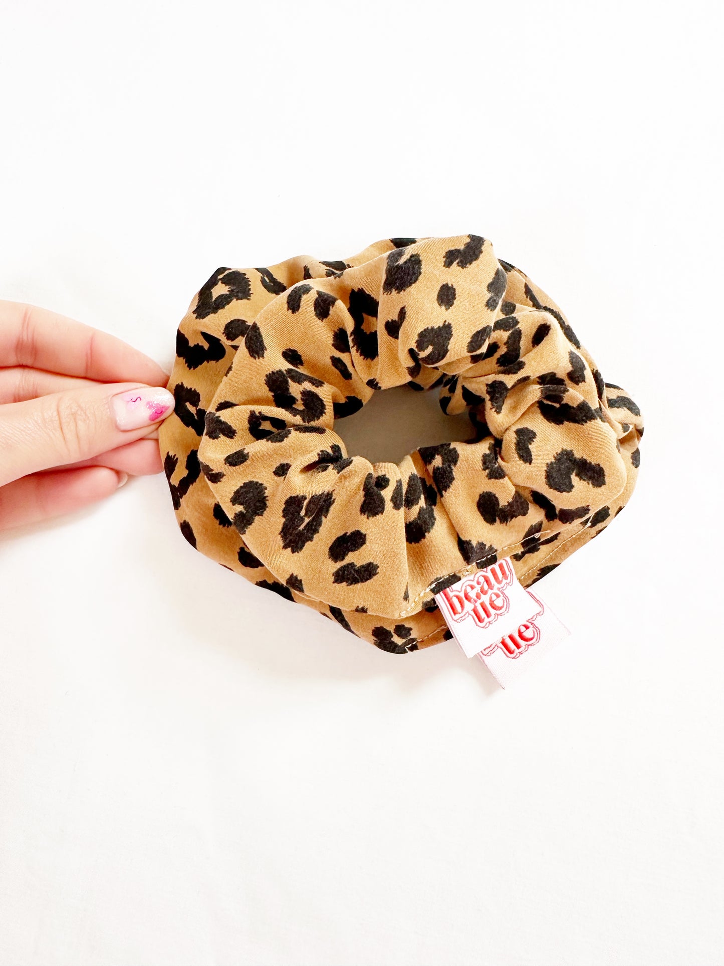 Scrunchie gift set in OG & mini leopard print