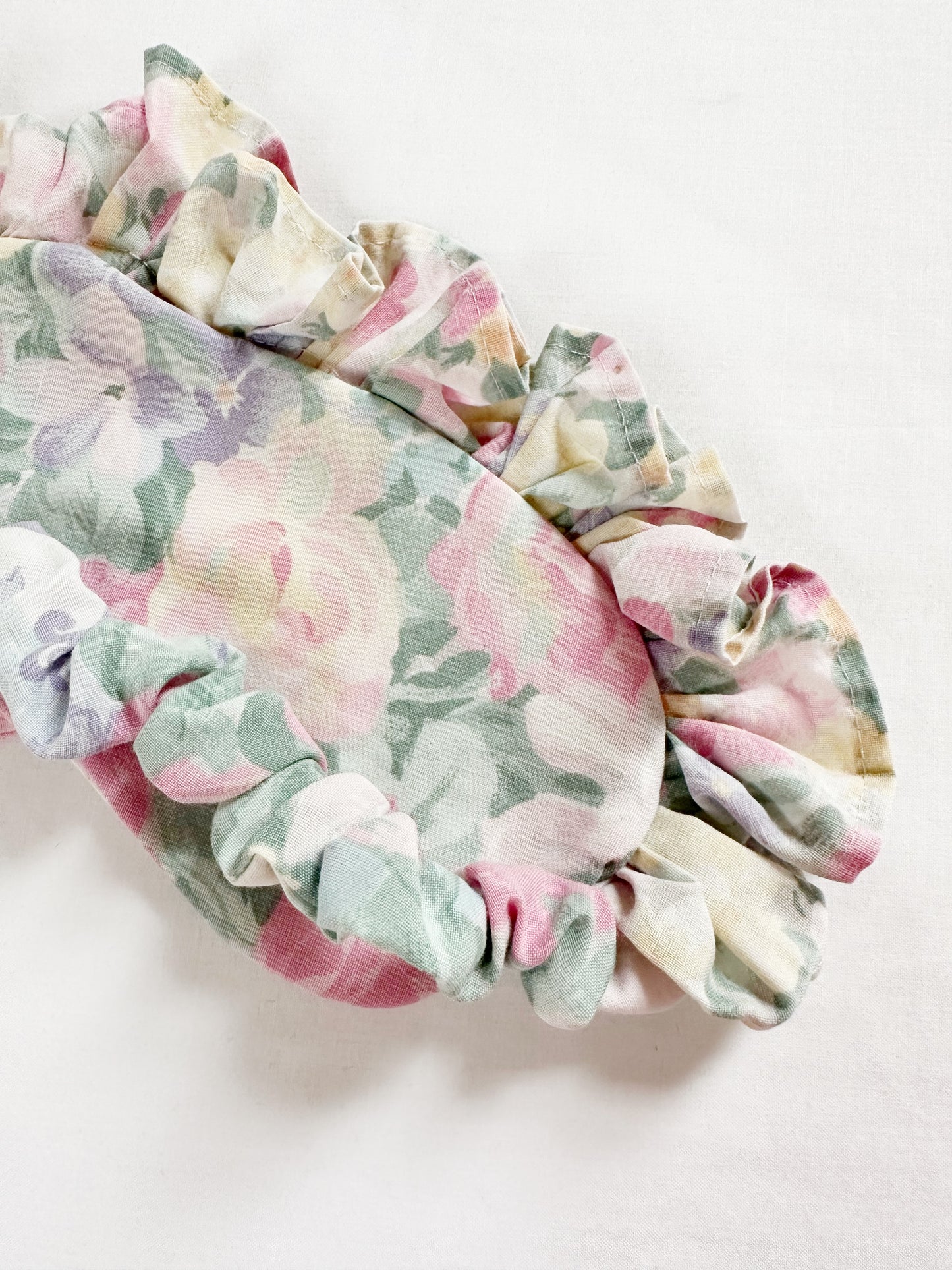 Sleep Mask in ruffle floral