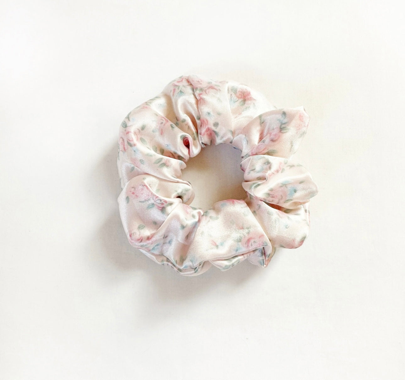 OG Scrunchie in Queenie