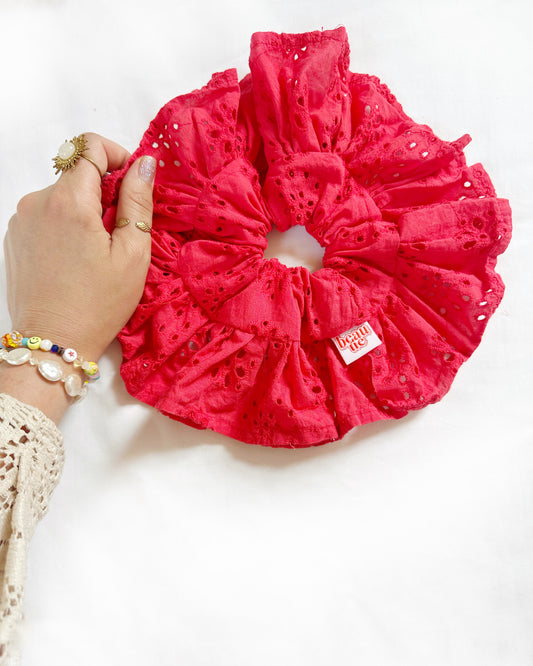 Frilly scrunchie in red Broderie Anglaise