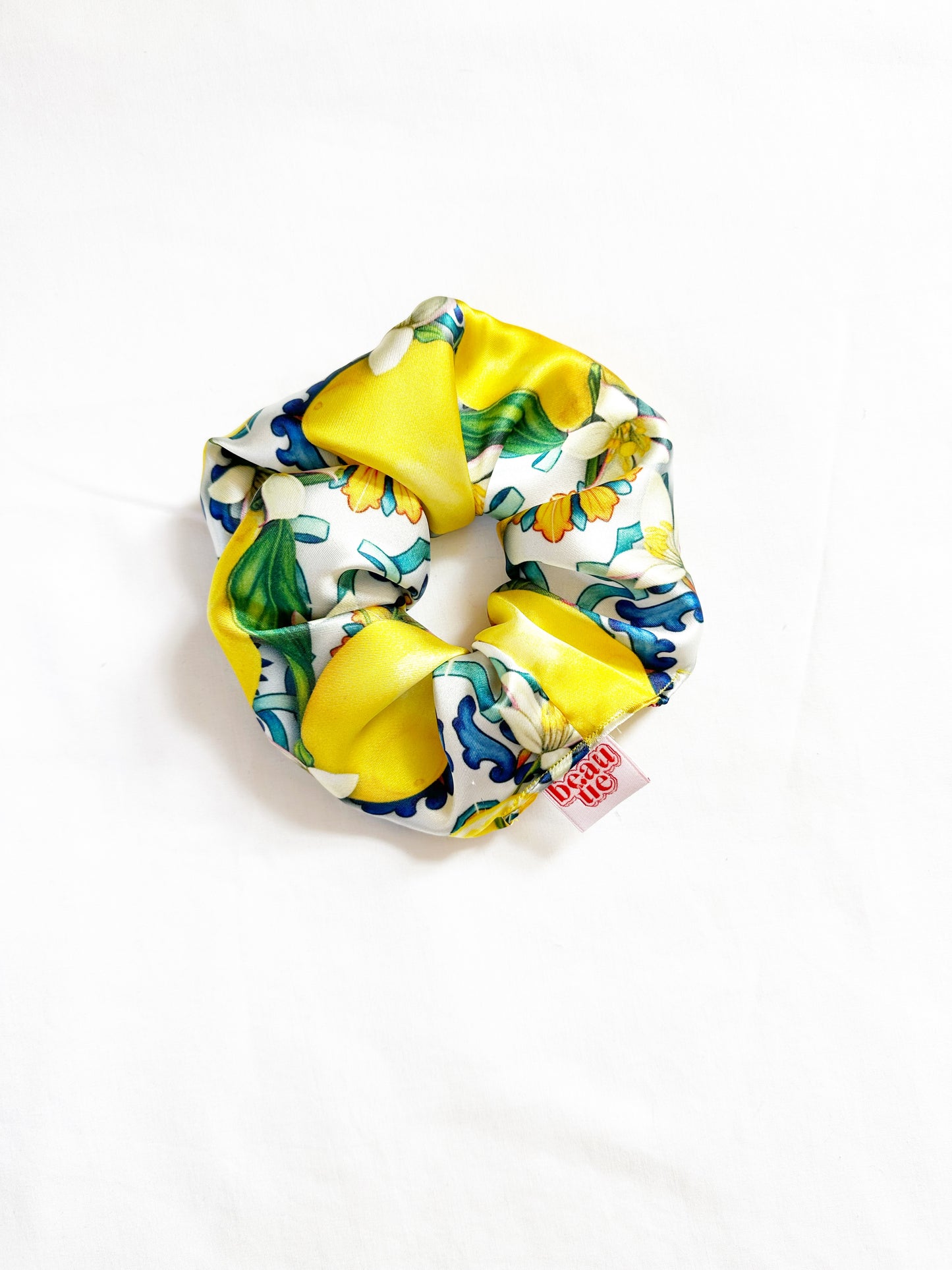 OG scrunchie in Sirmione (Lake Garda) lemon print.