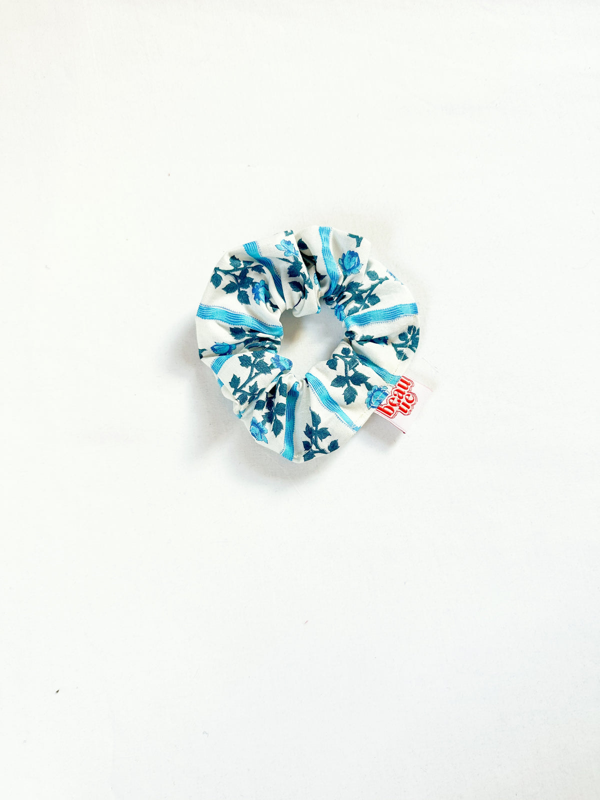 Mini scrunchie in vintage blue roses