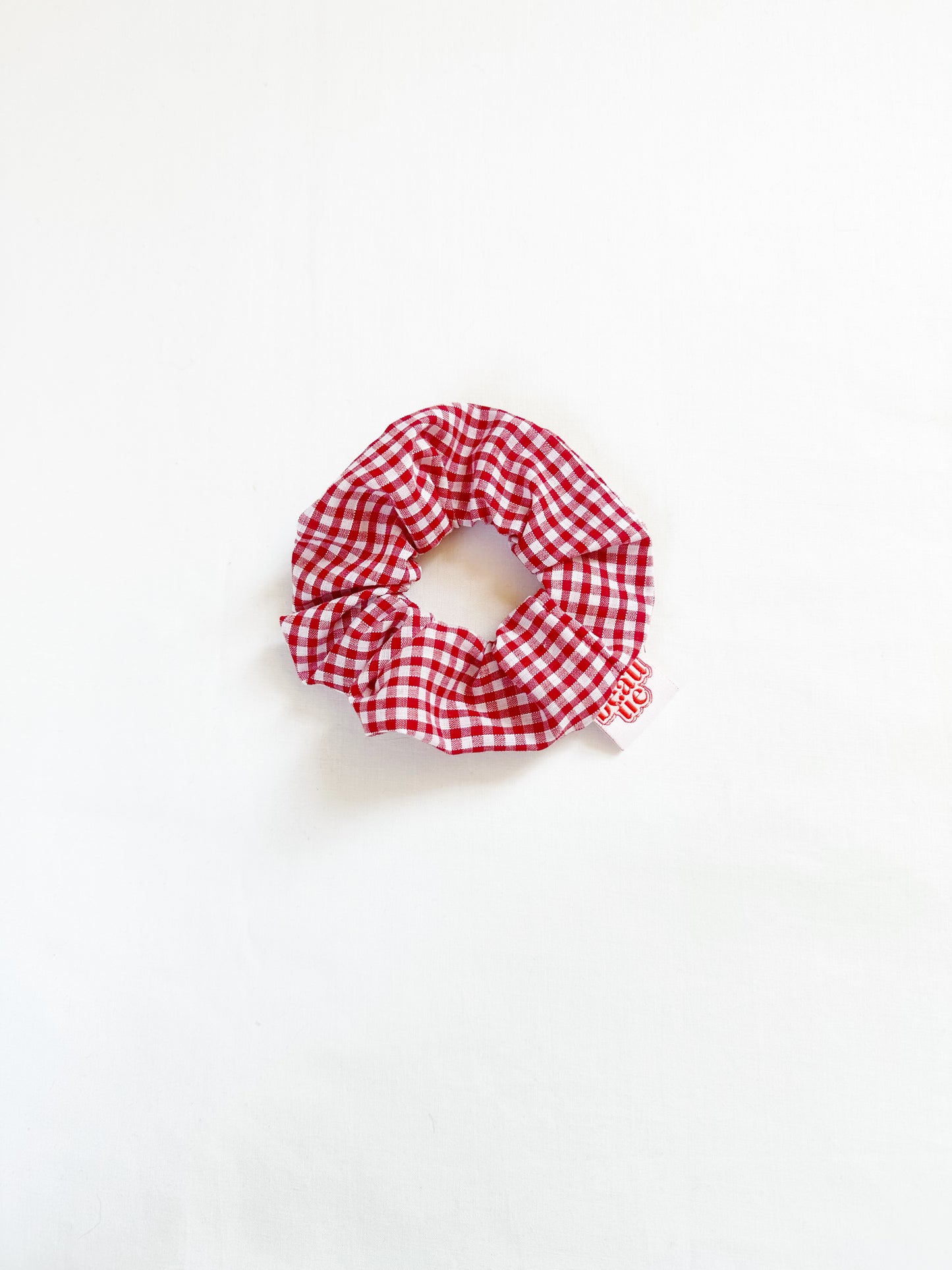 Mini scrunchie in red gingham