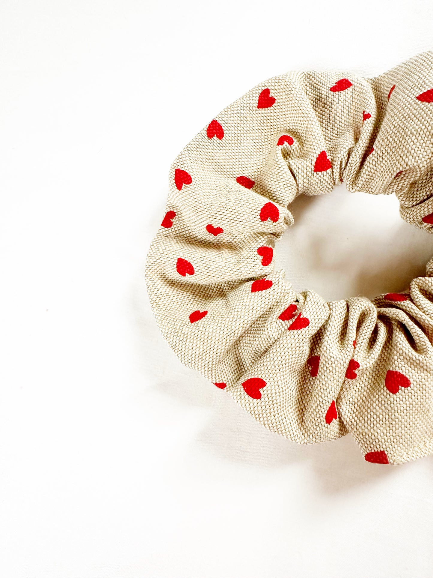 OG scrunchie in small heart print linen