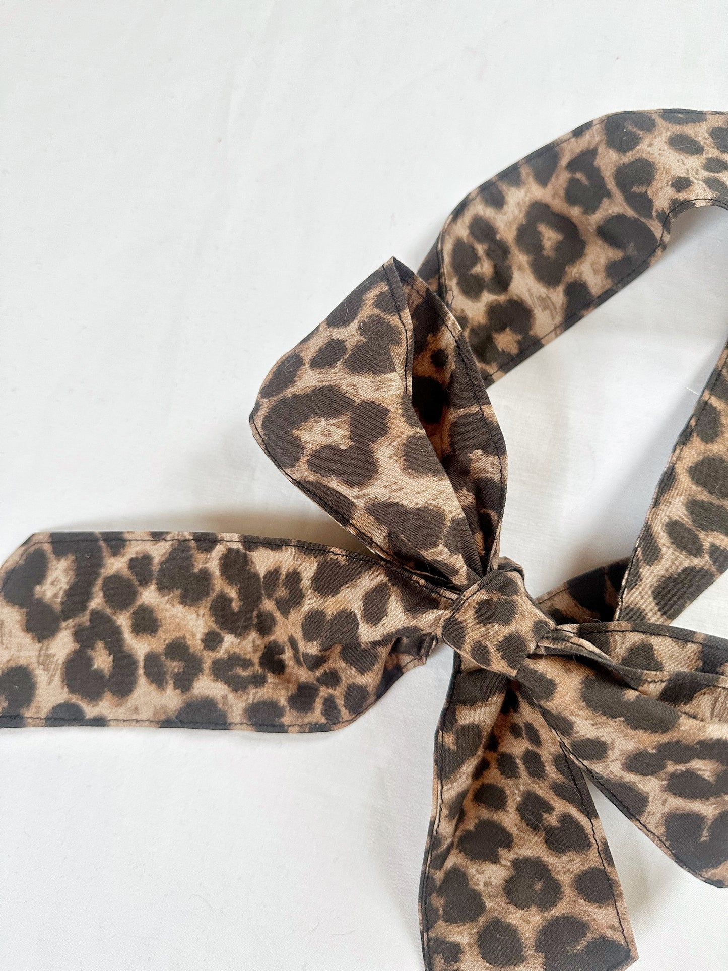 VersaTie hair & neck tie in leopard print