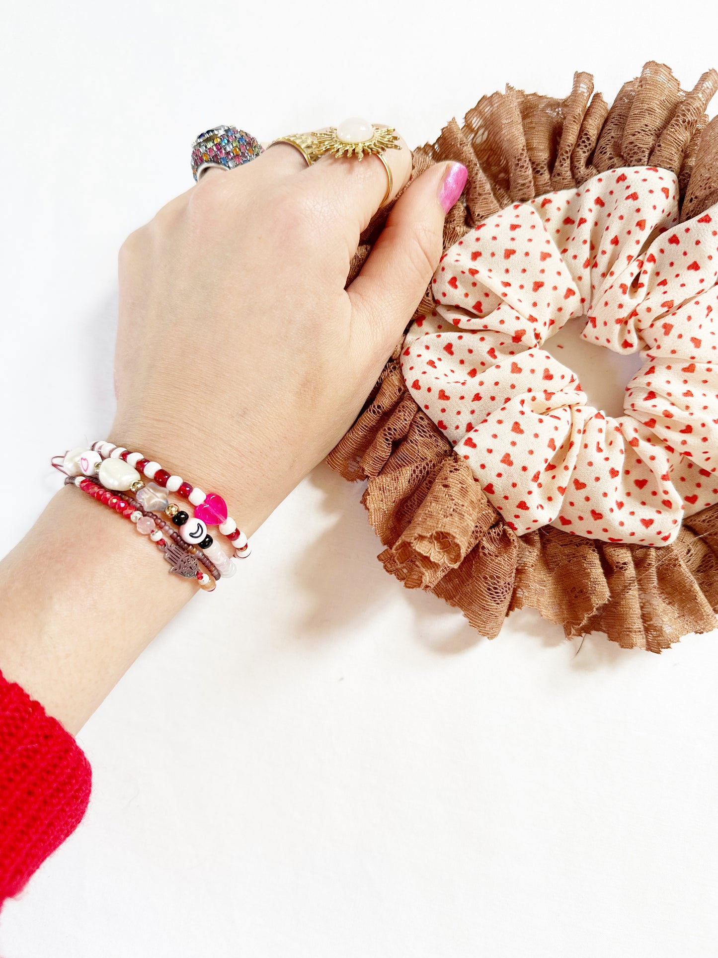 Oversized frilly scrunchie in heart and lace